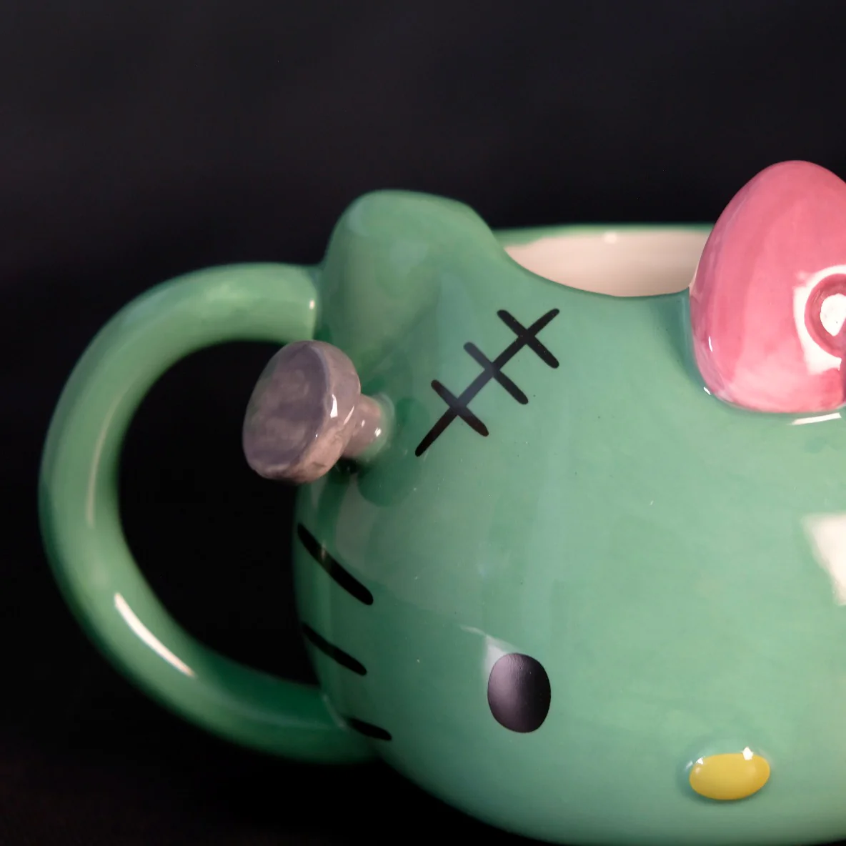 HELLO KITTY HEAD HALLOWEEN MUG & FIGURINE SET - Image 6