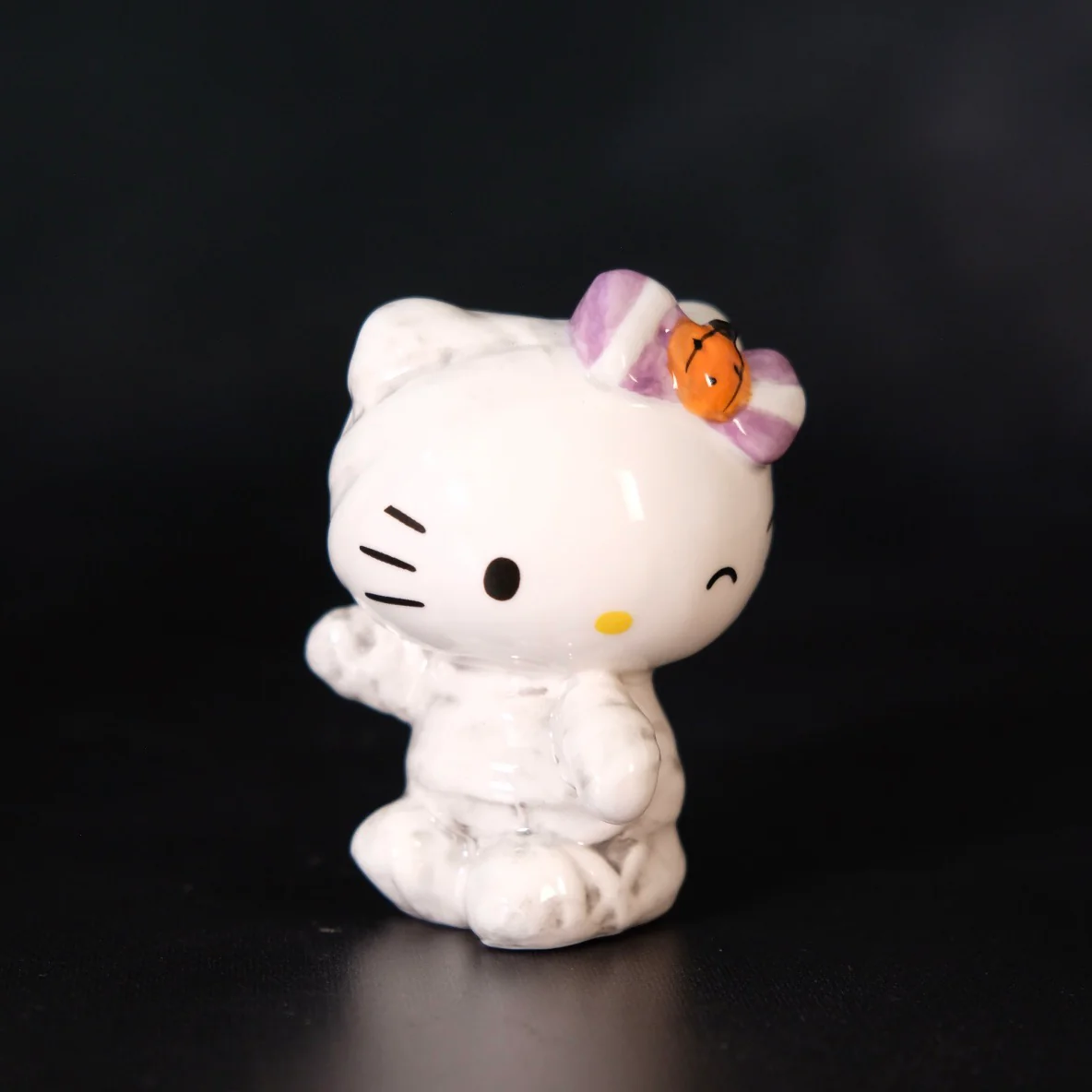 HELLO KITTY HEAD HALLOWEEN MUG & FIGURINE SET - Image 9