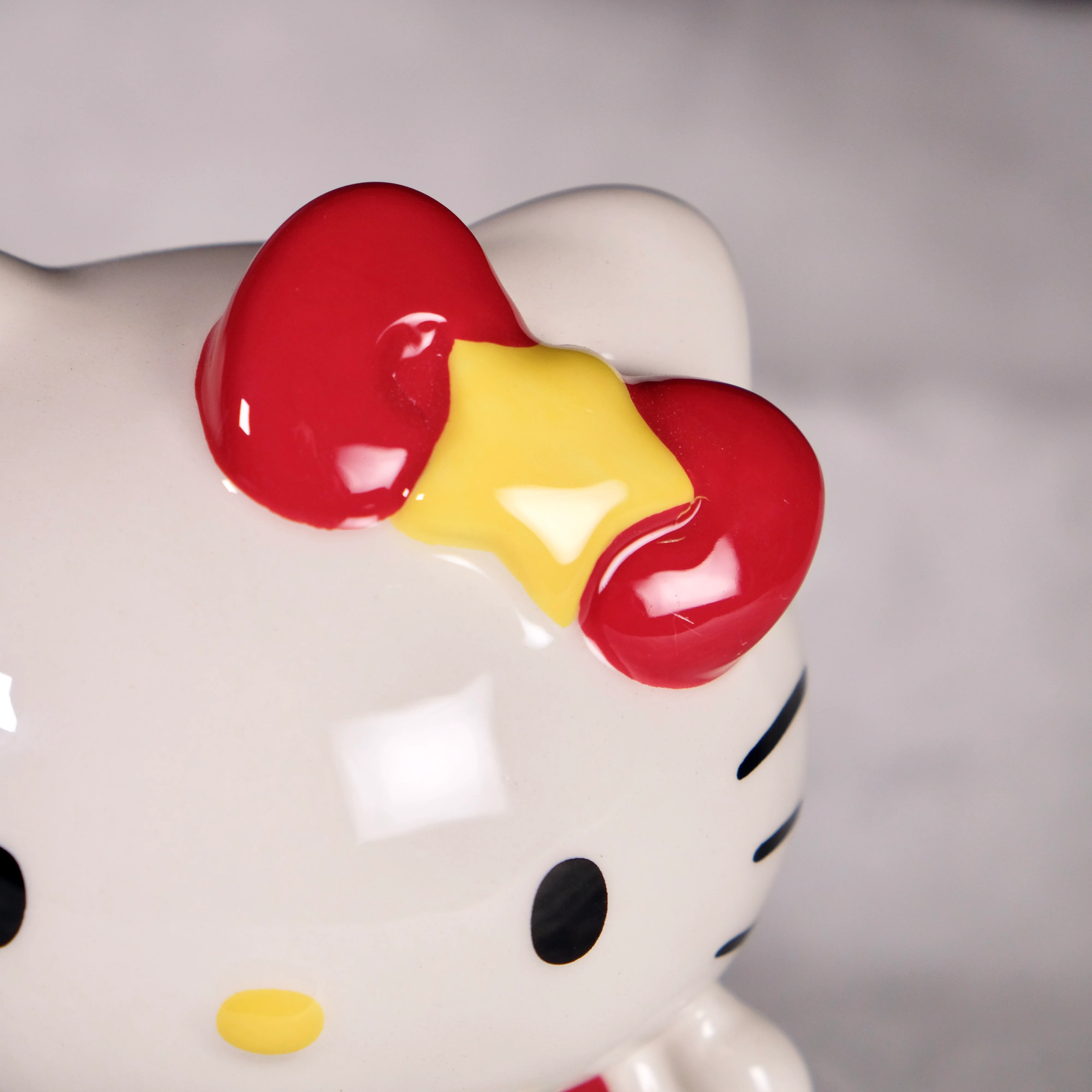 HELLO KITTY HOLIDAY GREEN TREE FIGURINE - Image 6