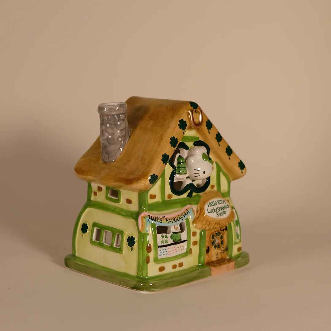 Hello Kitty Lucky Shamrock Candle House - Image 4