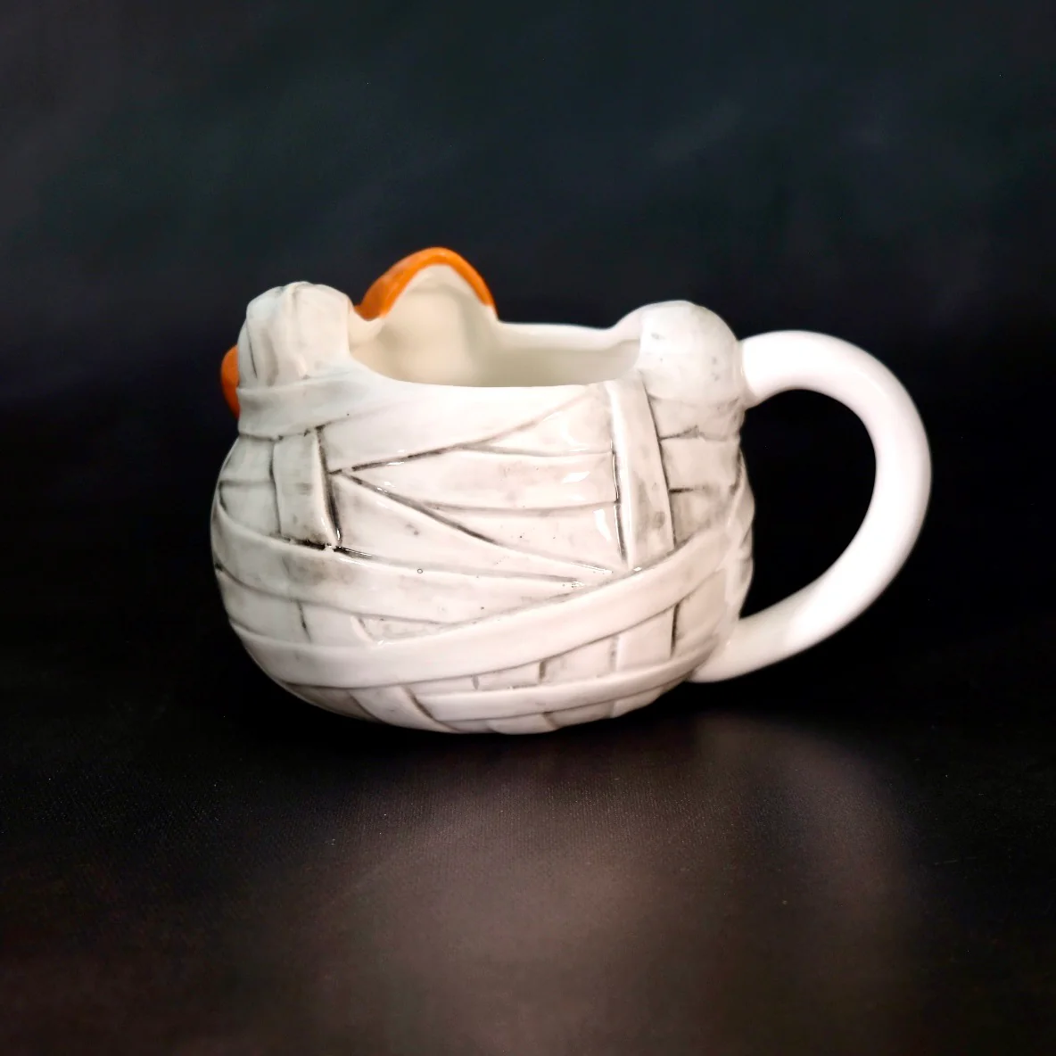 HELLO KITTY MUMMY MUG & FIGURINE SET - Image 5