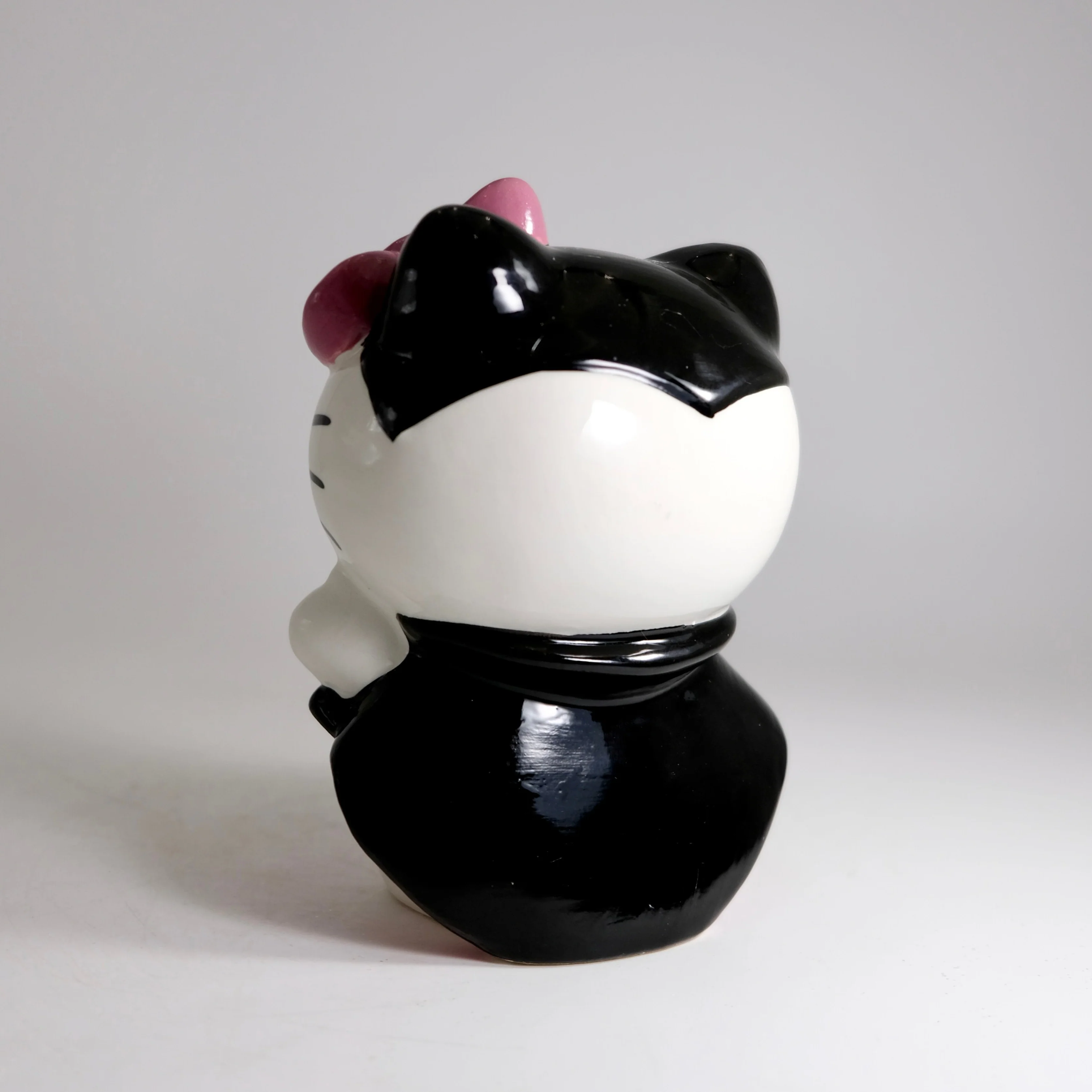Hello Kitty Vampire Countess Figurine - Image 5