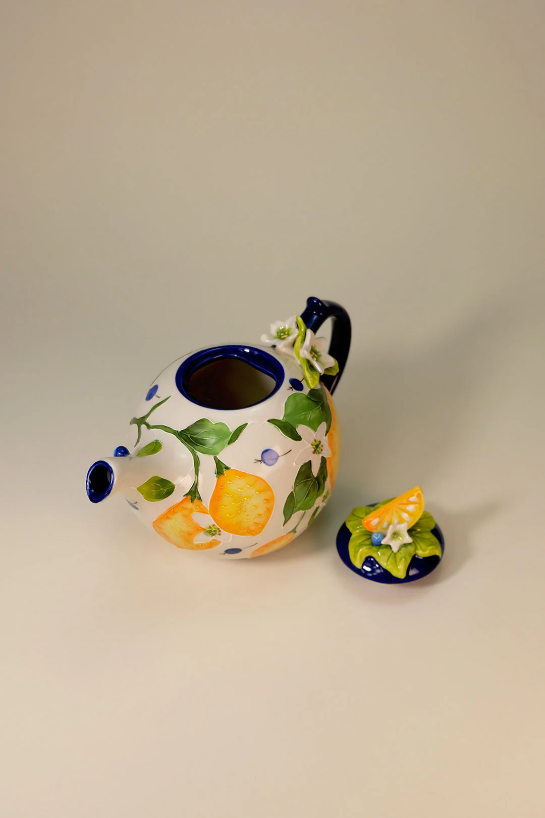 Icing on the Cake - Lemon Teapot - Image 4