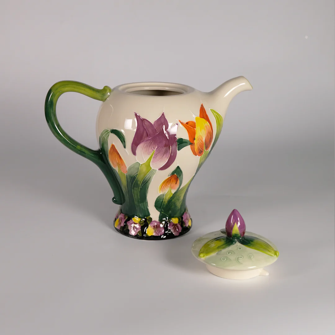 Icing on the Cake - Tulip Teapot - Image 4
