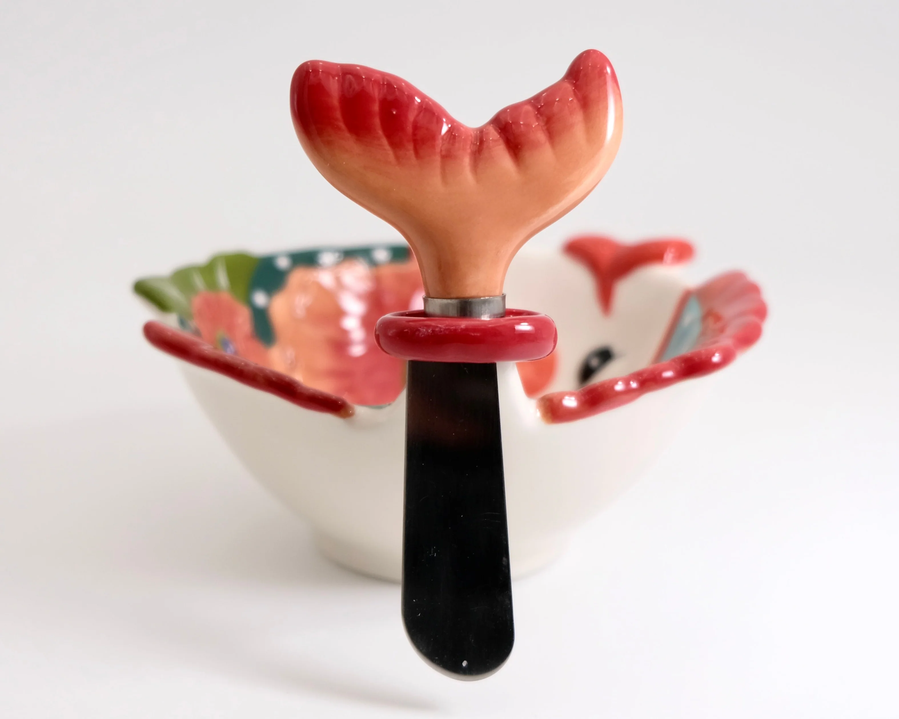 KISSY FISH DIP BOWL WITH SPREADER SET - Image 4