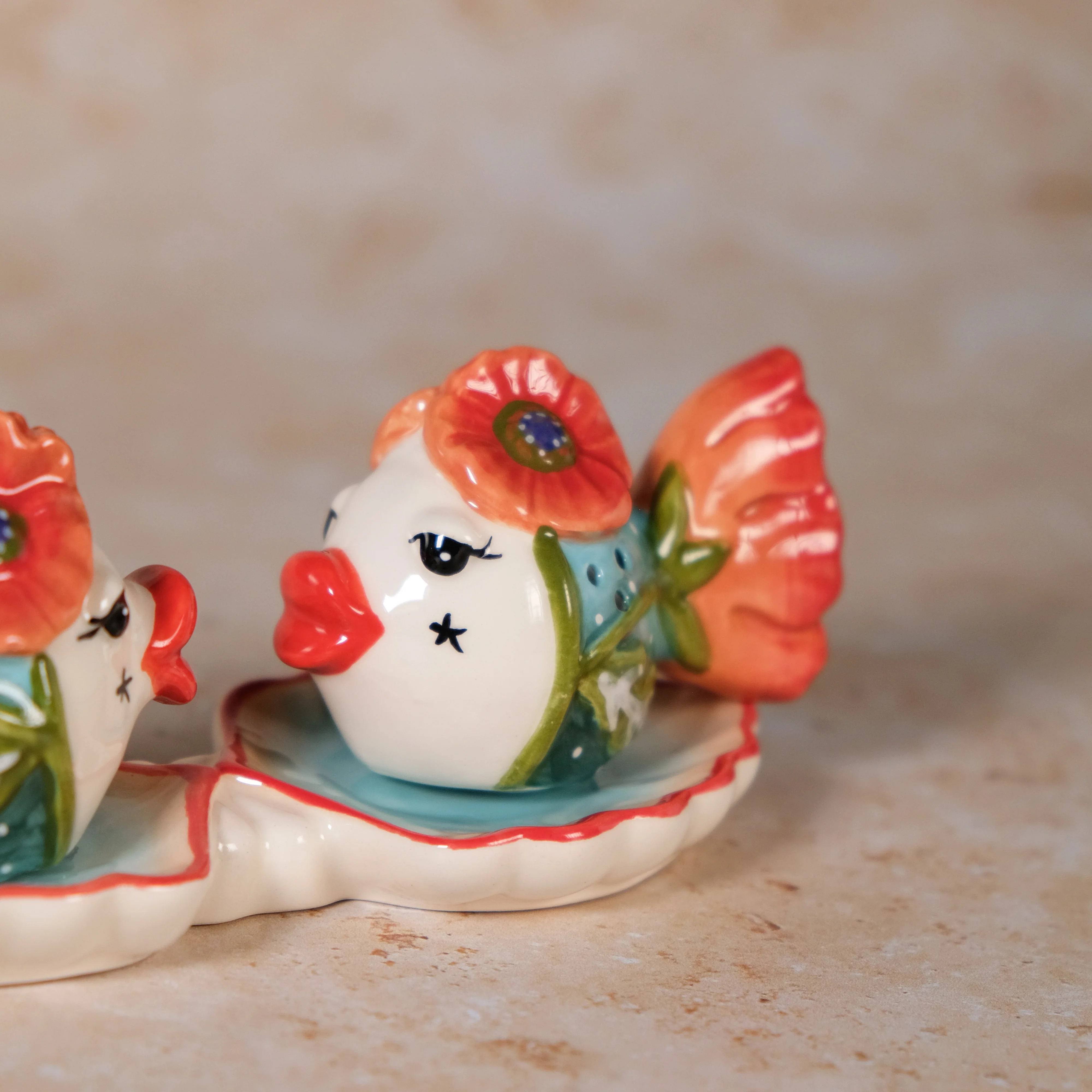 Kissy Fish S&P Set with Tray - Image 5