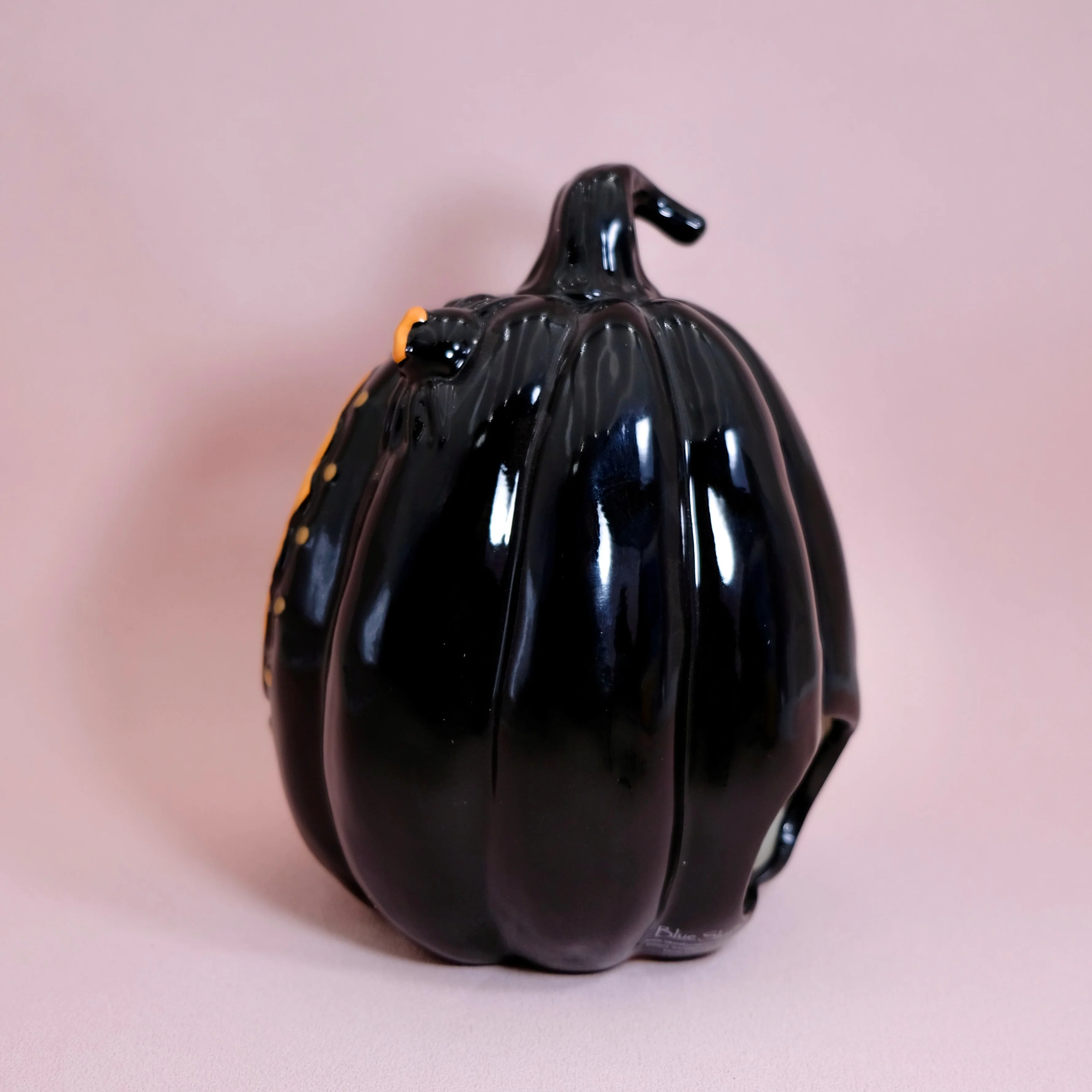 Kuromi Pumpkin Cutout Candle House - Image 4