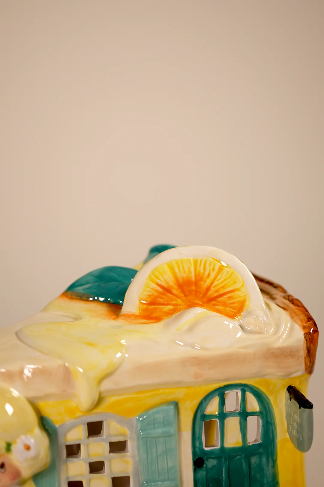 Lemon Meringue Pie Candle House - Image 8
