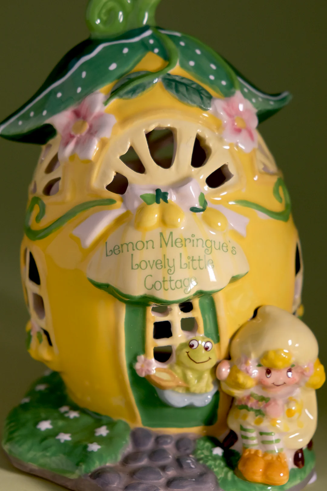 Lemon Meringue's Lovely Little Cottage Candle House - Image 5