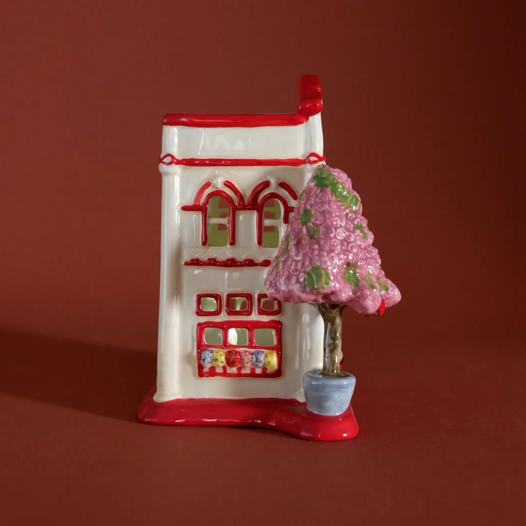 Love Blooms Here Candle House - Image 4