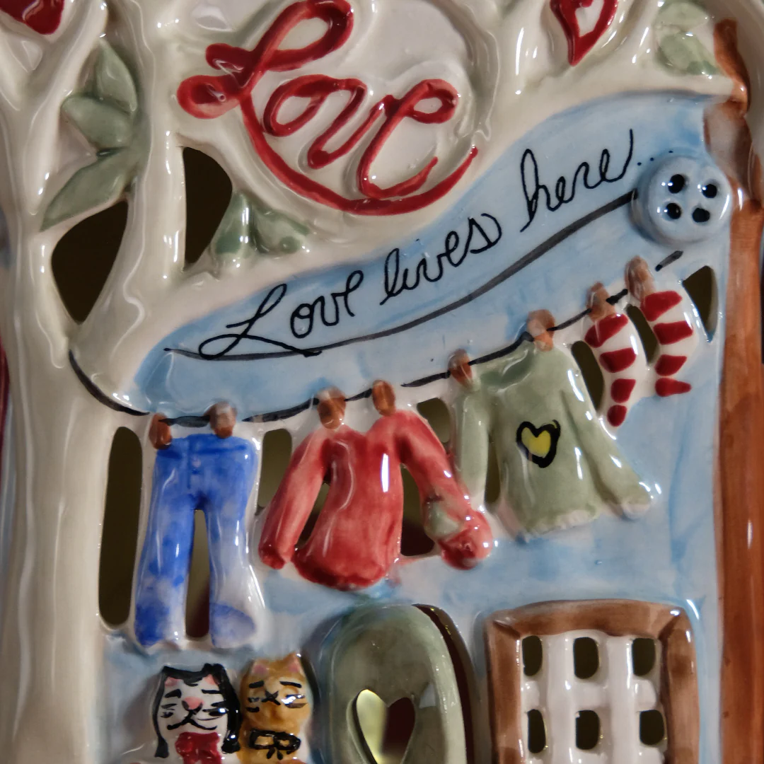 Love Lives Here Candle House - Image 6