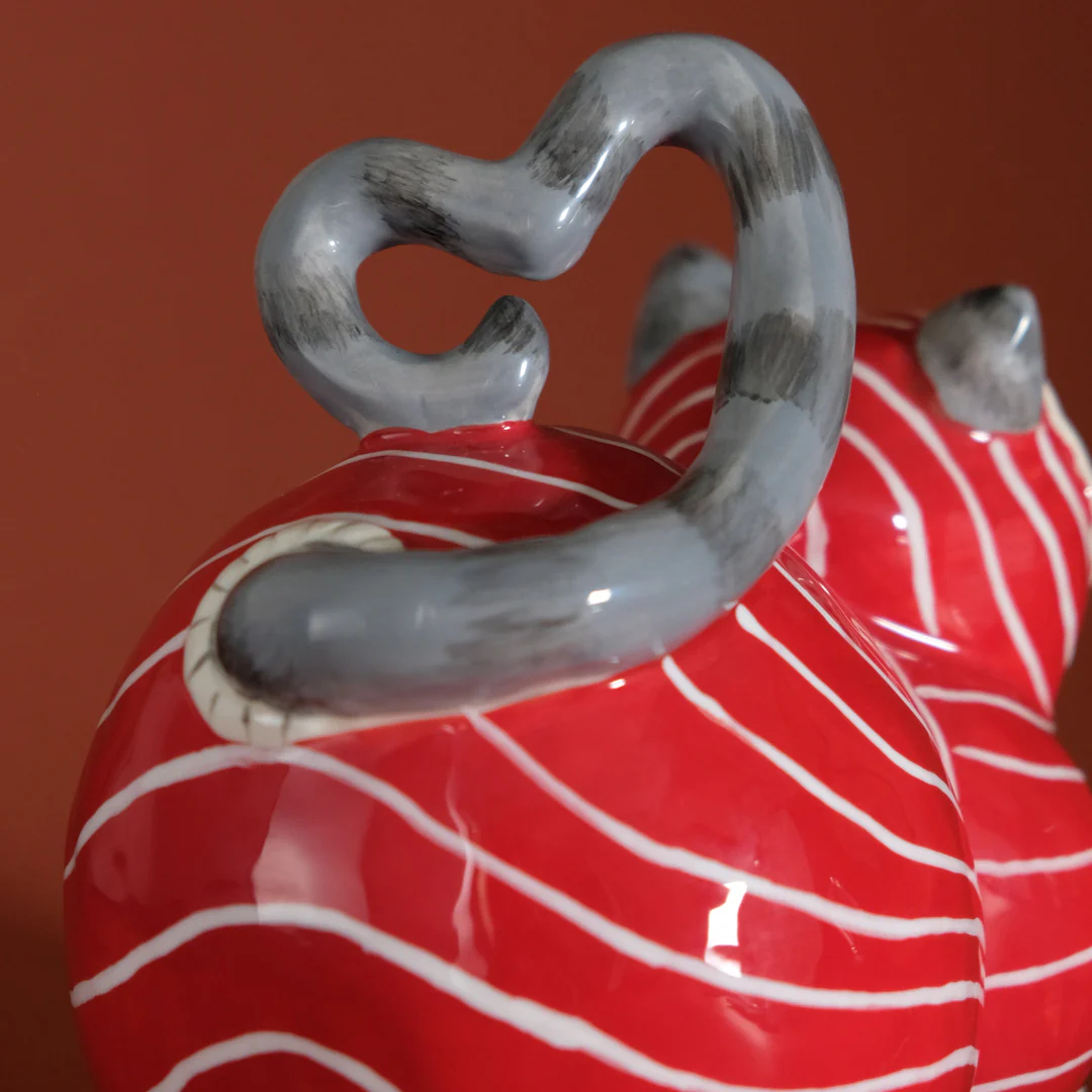 Love Muffin Cat Figurine - Image 6