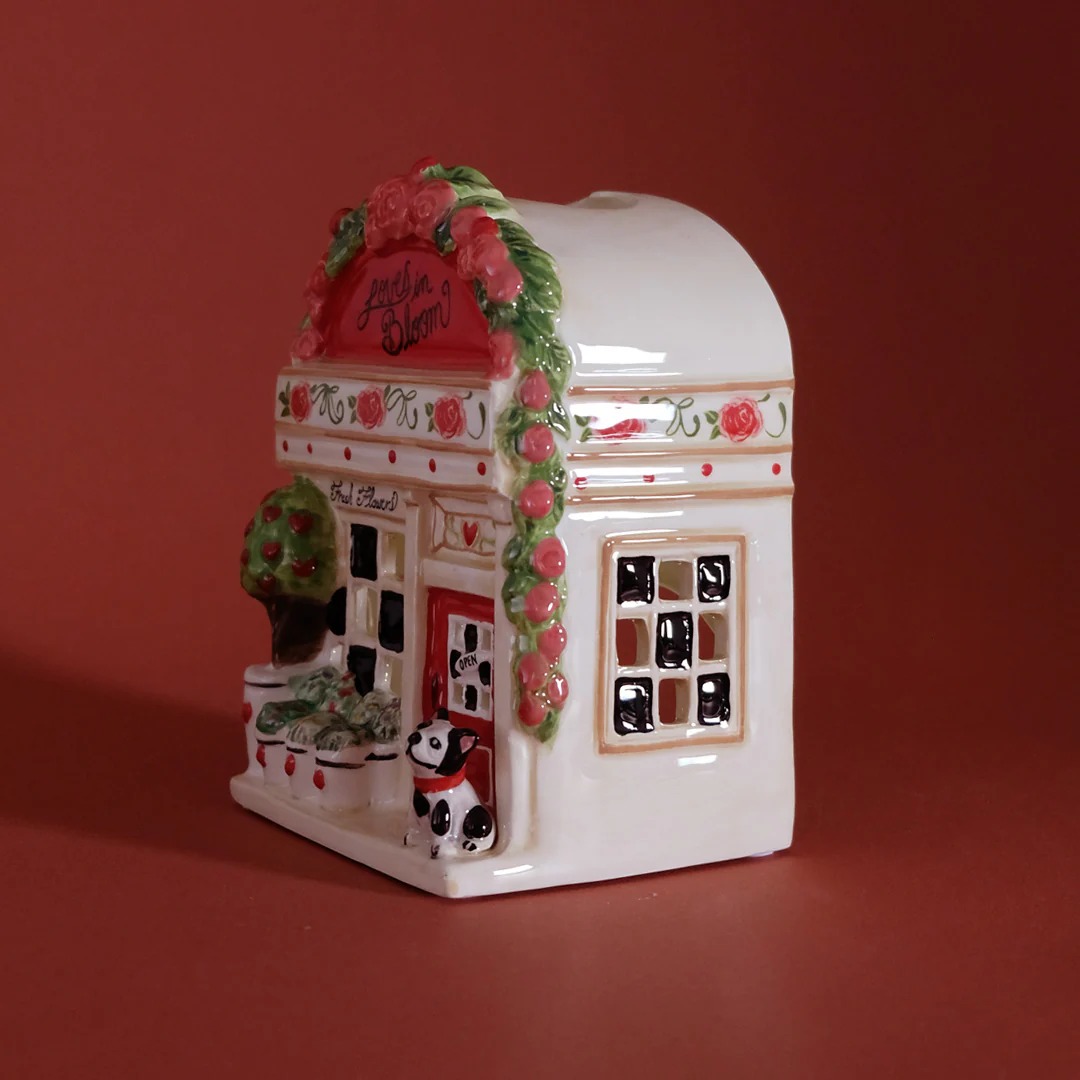 Loves in Bloom Candle House - Image 2