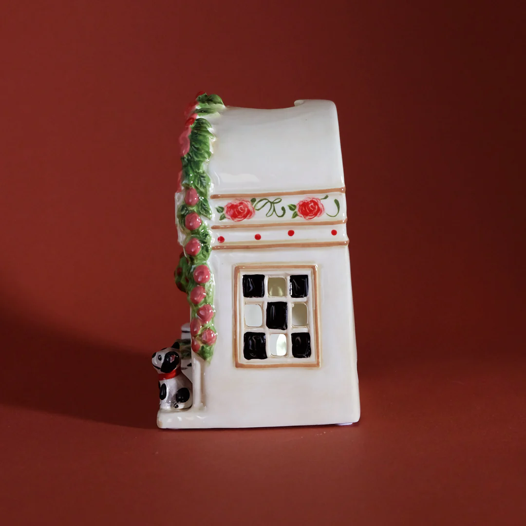 Loves in Bloom Candle House - Image 3