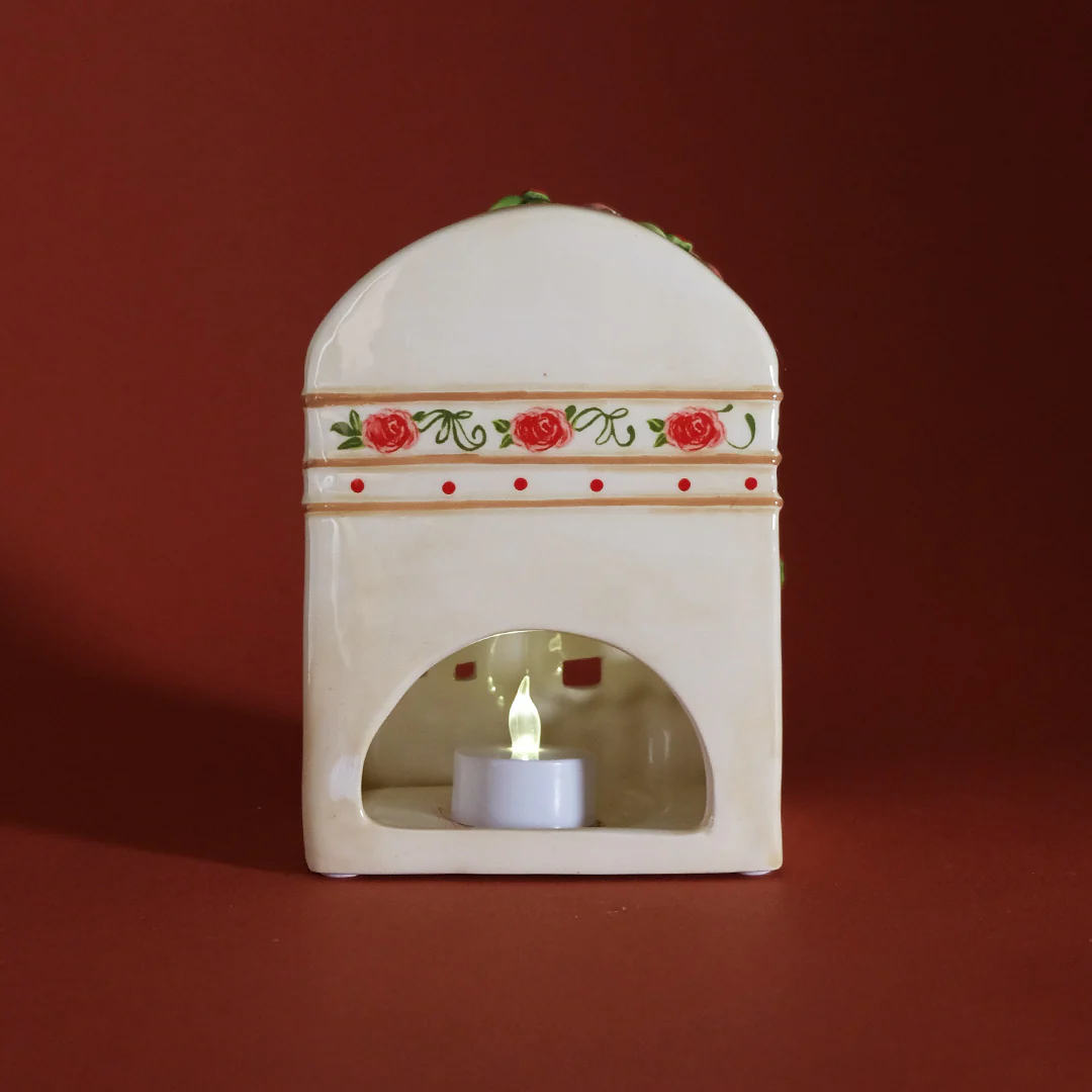 Loves in Bloom Candle House - Image 4