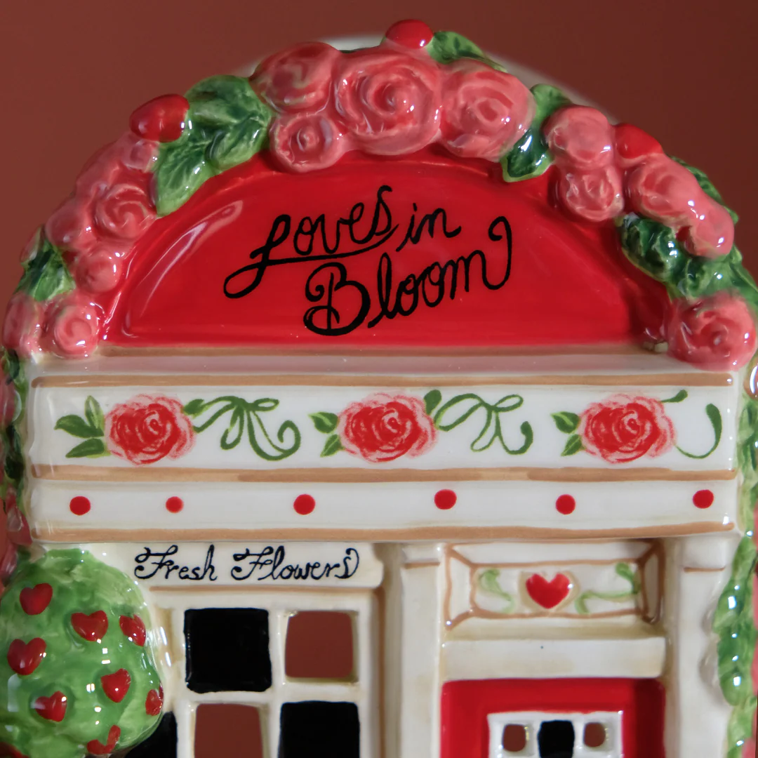 Loves in Bloom Candle House - Image 6