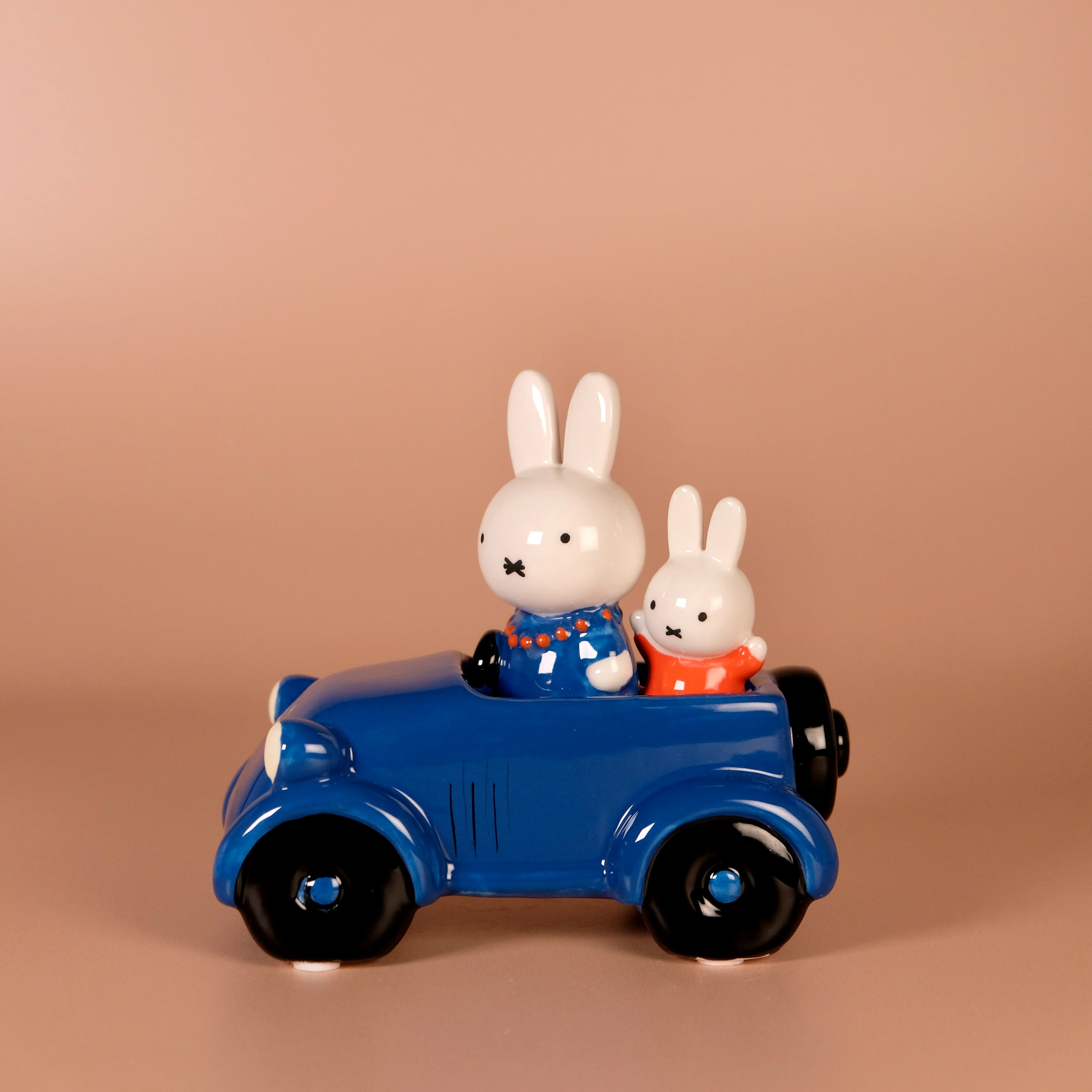 Miffy and Mom Cruising Figurine - Image 2