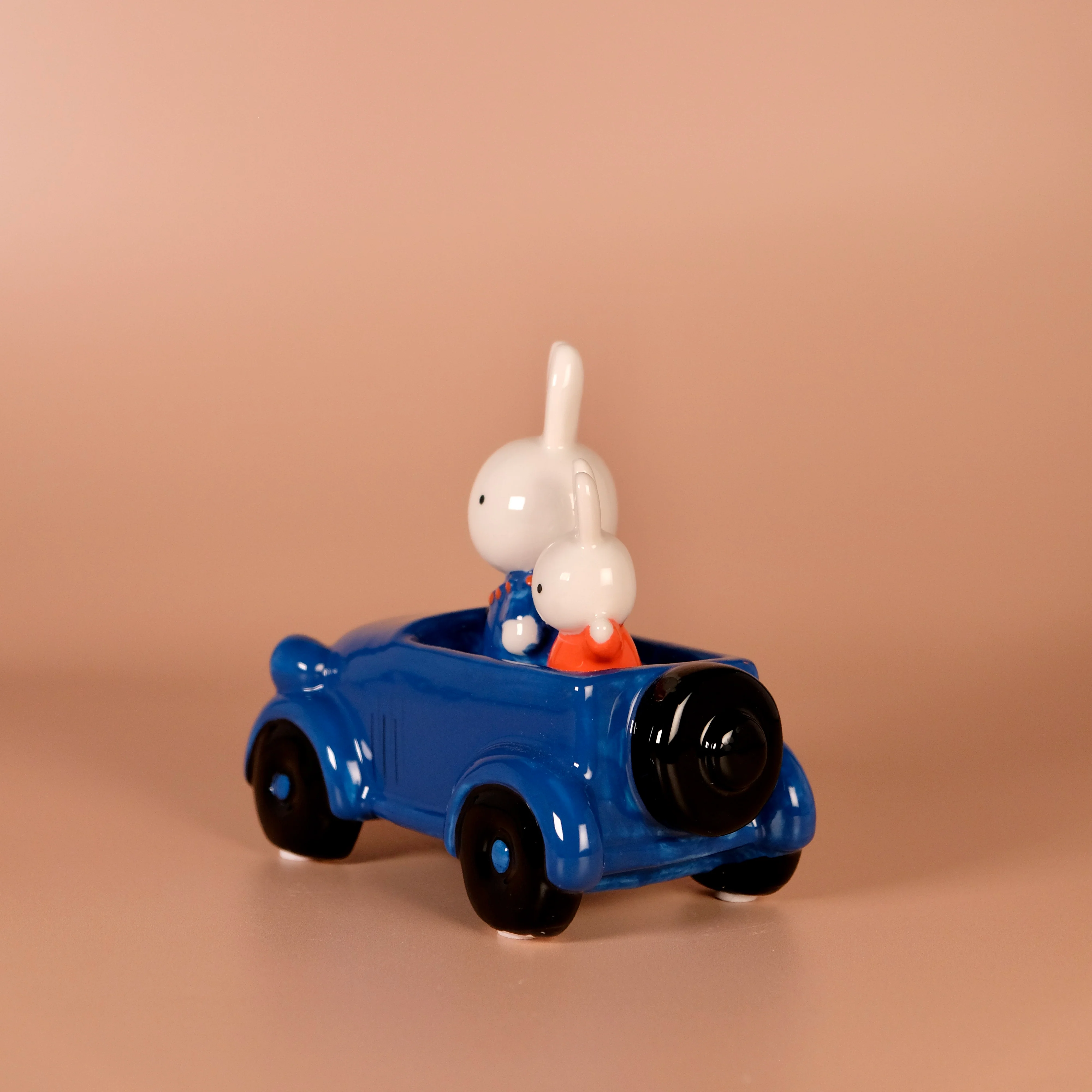 Miffy and Mom Cruising Figurine - Image 3