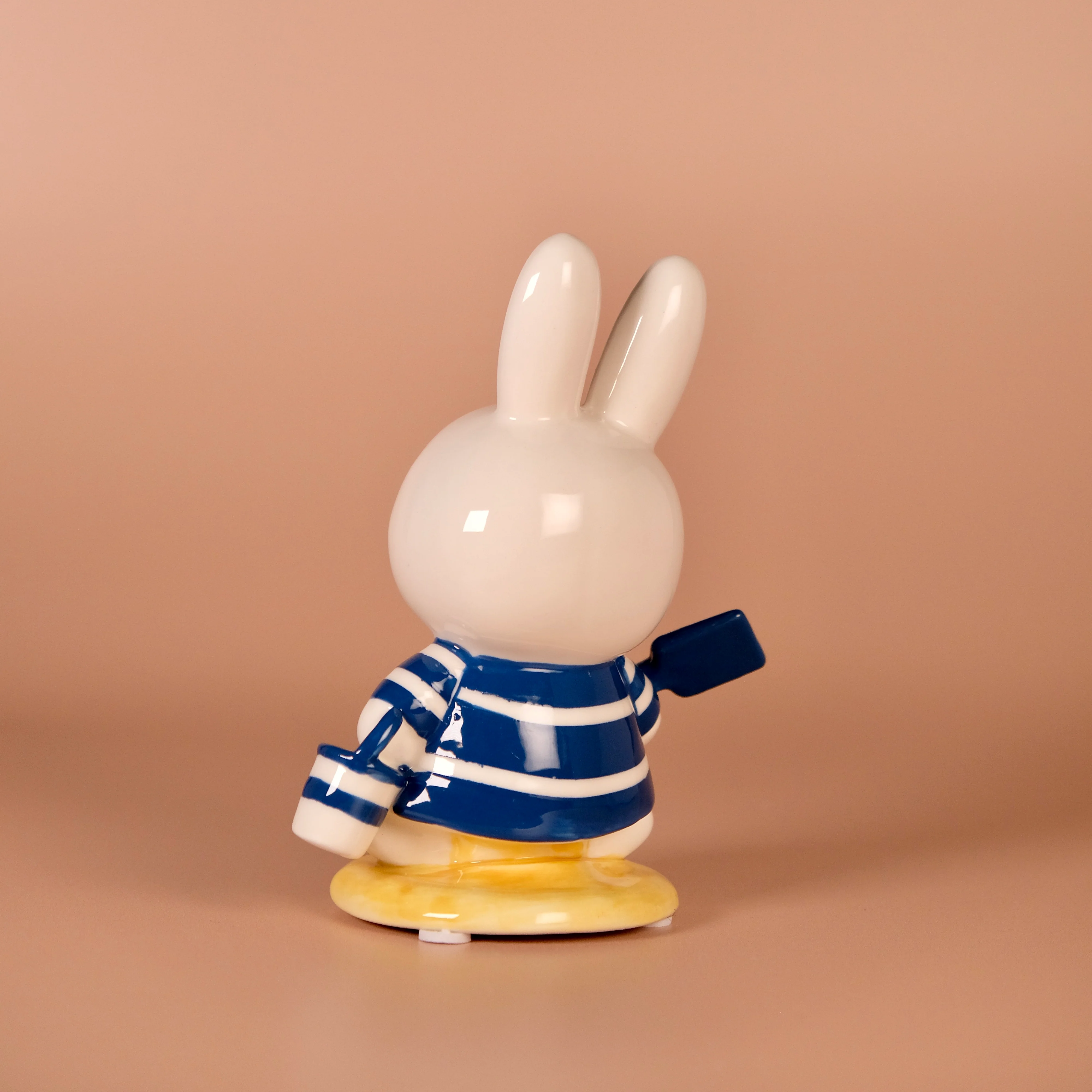 Miffy at the Beach Figurine - Image 4