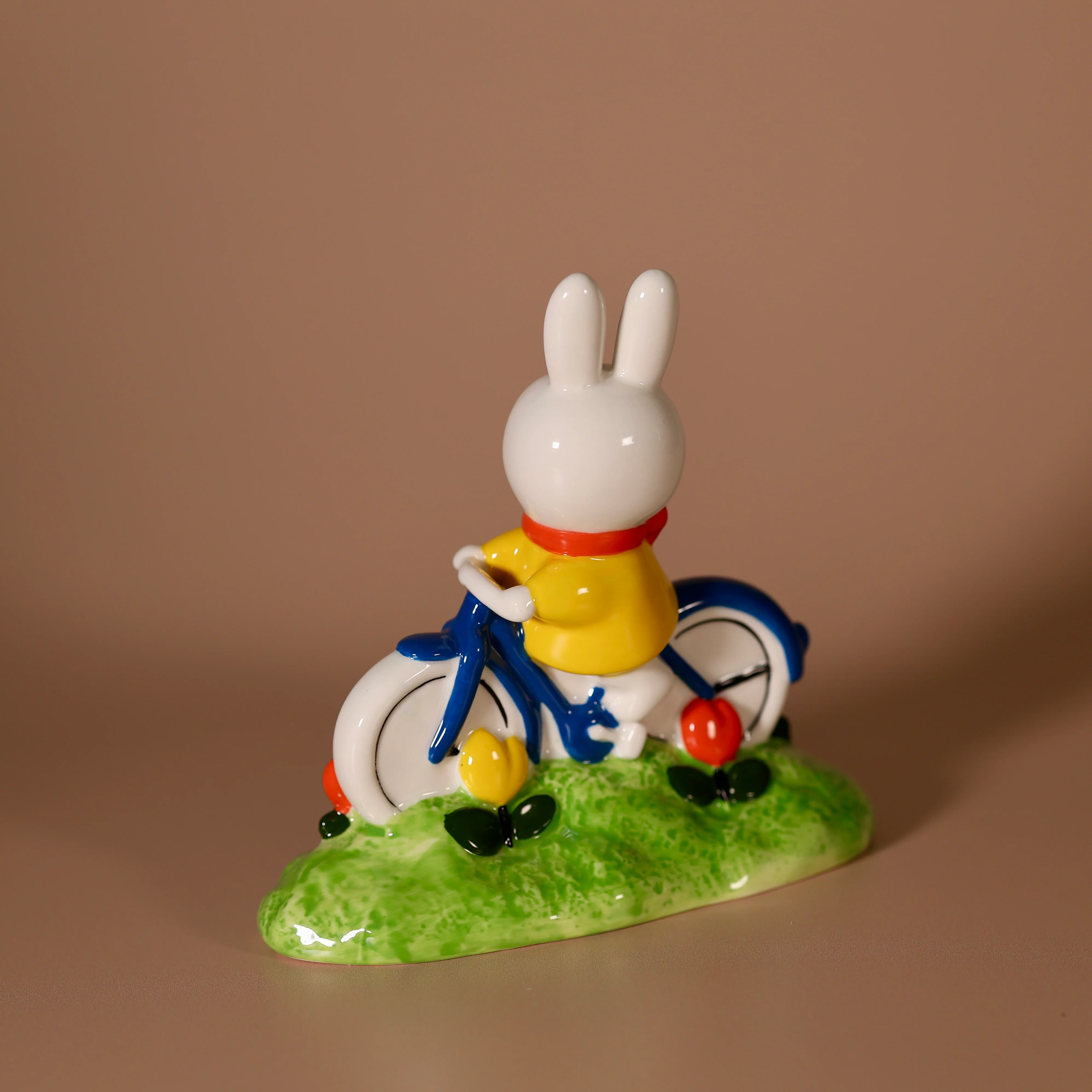 Miffy Tulip Garden Bike Ride Figurine - Image 3