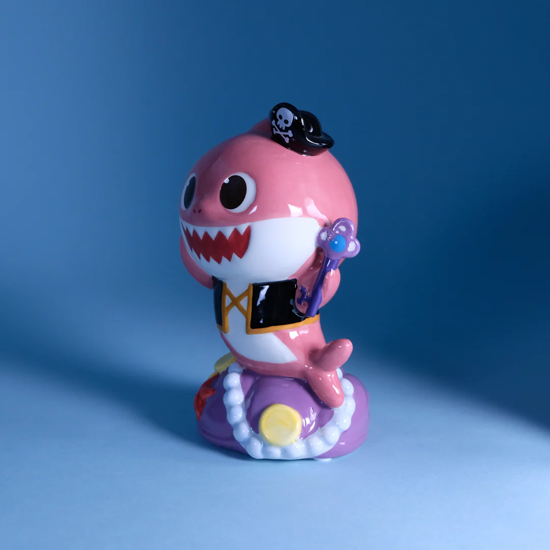 Mommy Shark Pirate Family Figurine - Image 4