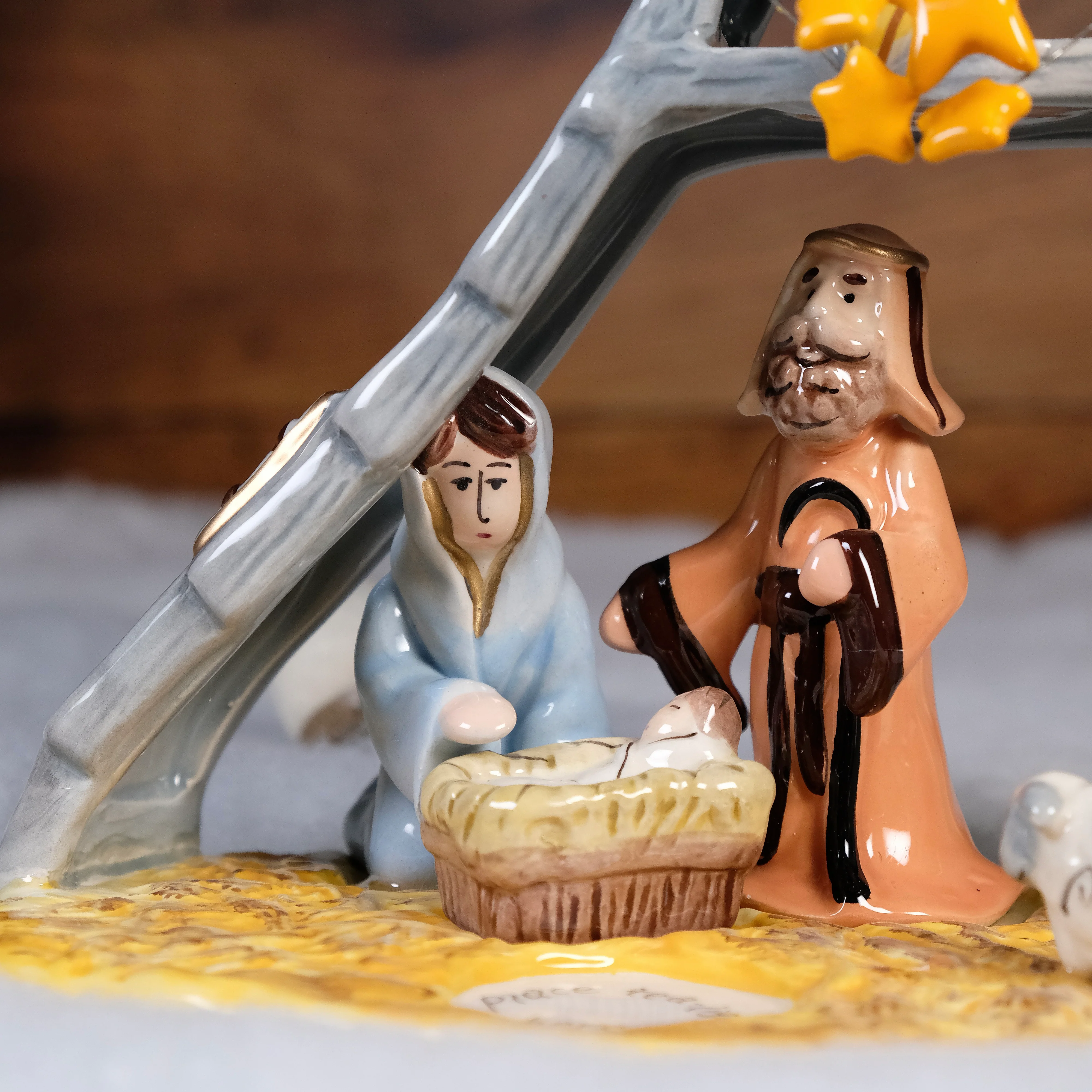 Nativity Creche Tealight Holder - Image 4