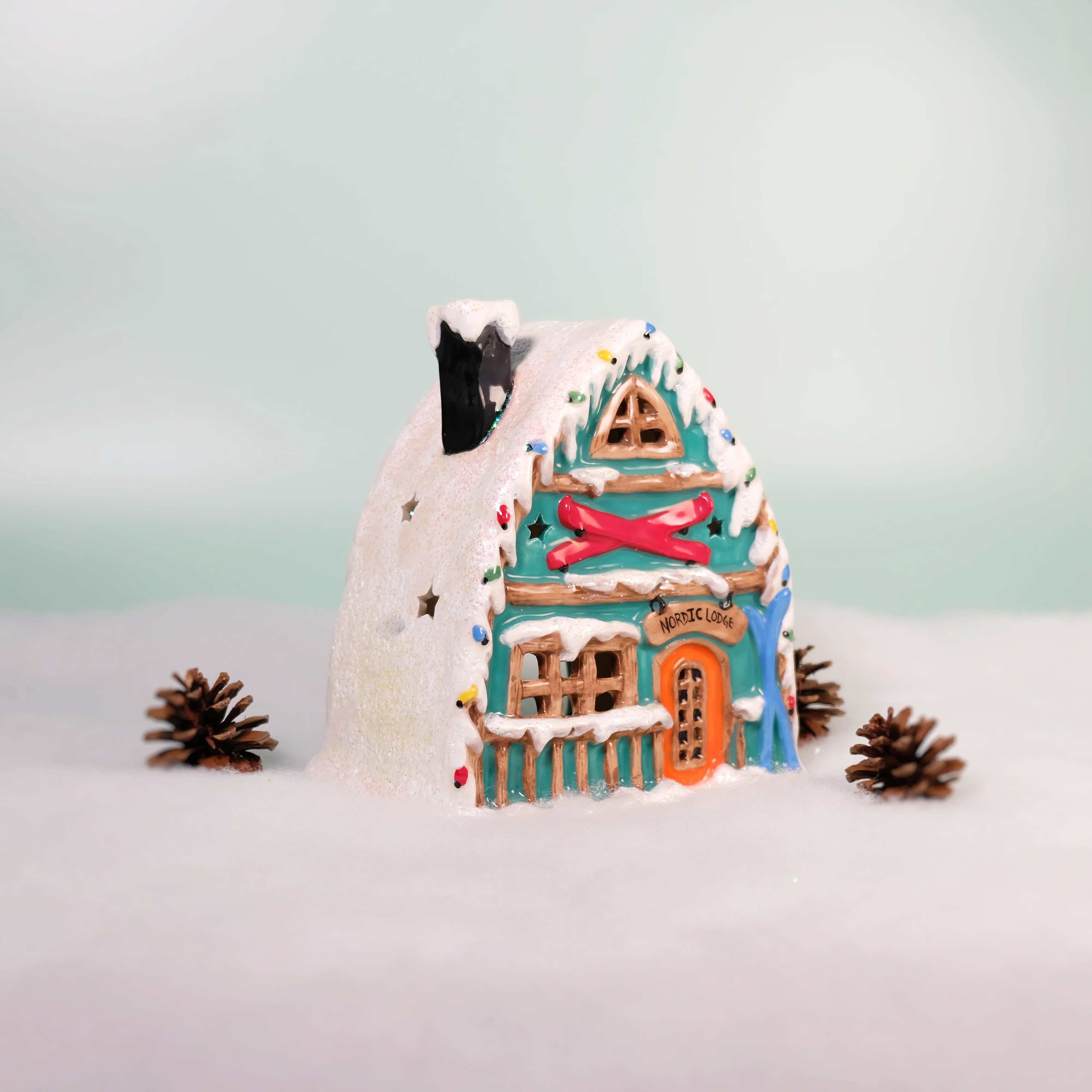 Nordic Lodge Candle House - Image 2
