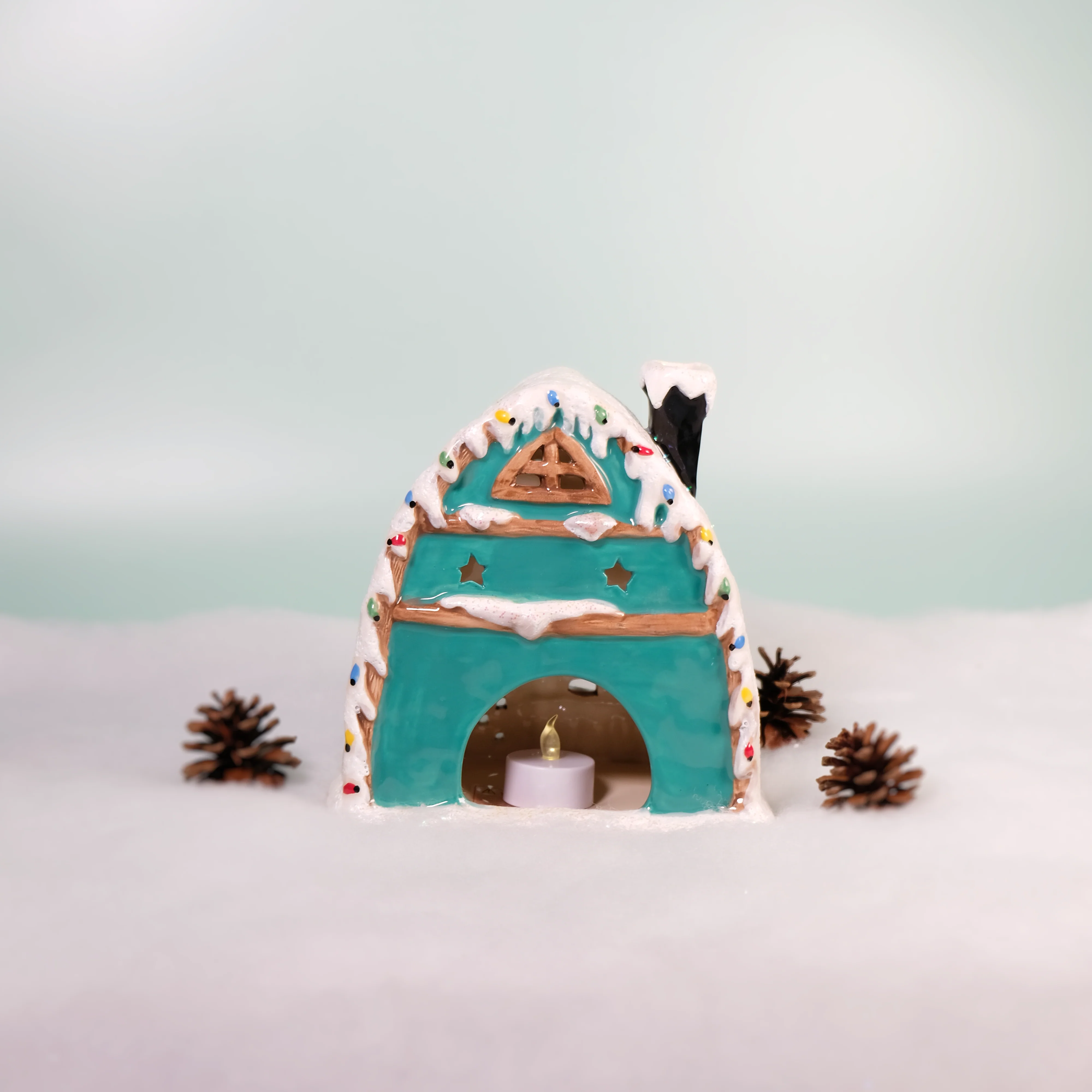 Nordic Lodge Candle House - Image 6