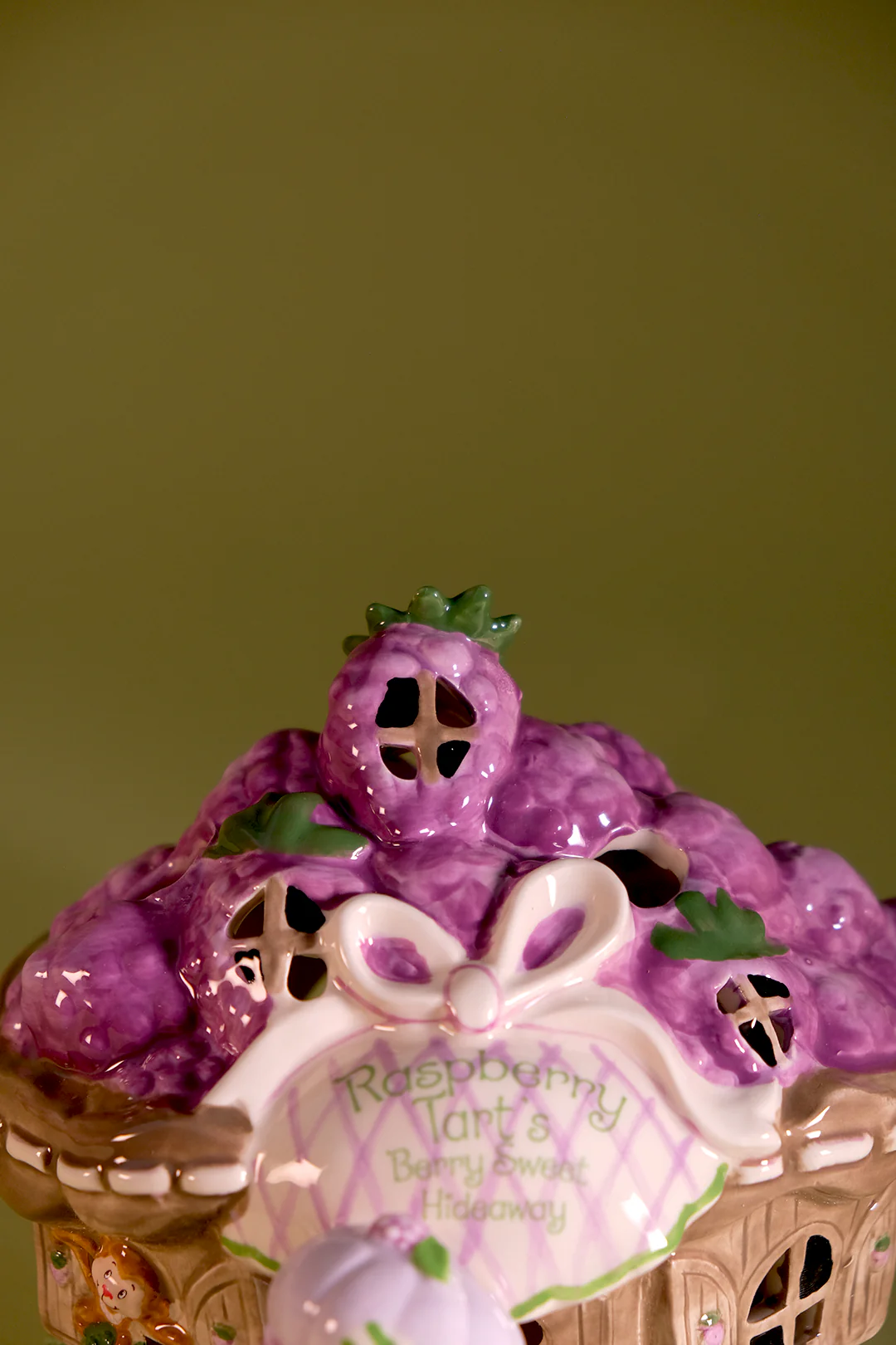 Raspberry Tart's Berry Sweet Hideaway Candle House - Image 5