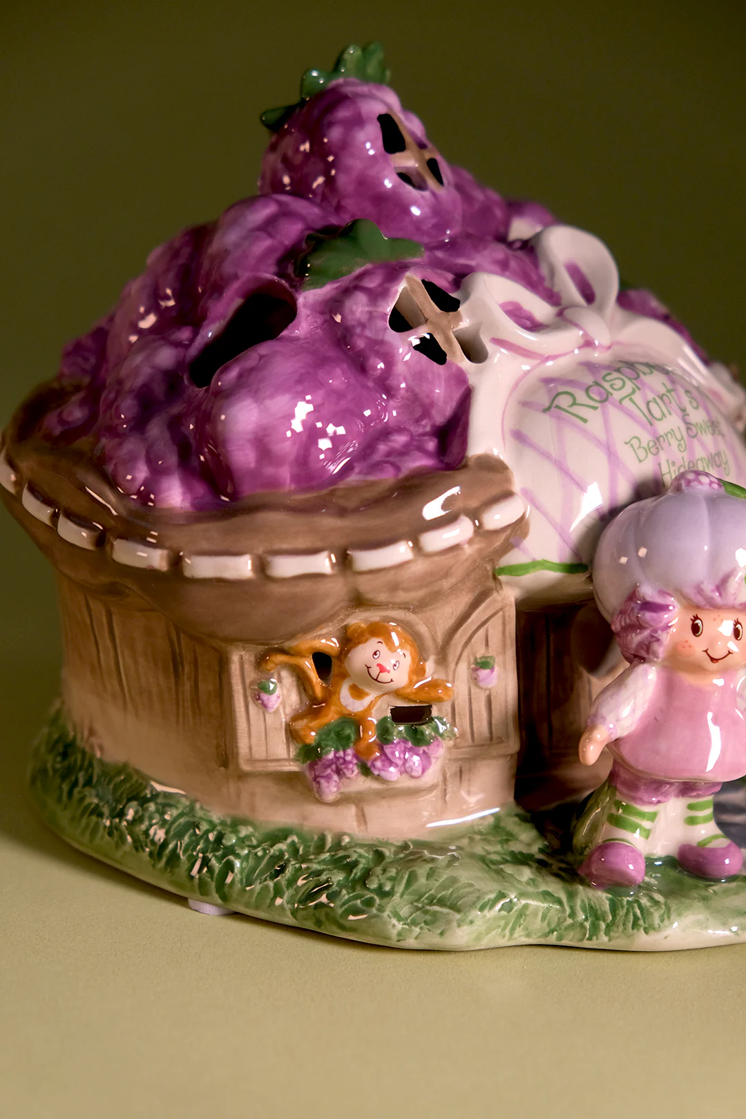 Raspberry Tart's Berry Sweet Hideaway Candle House - Image 7
