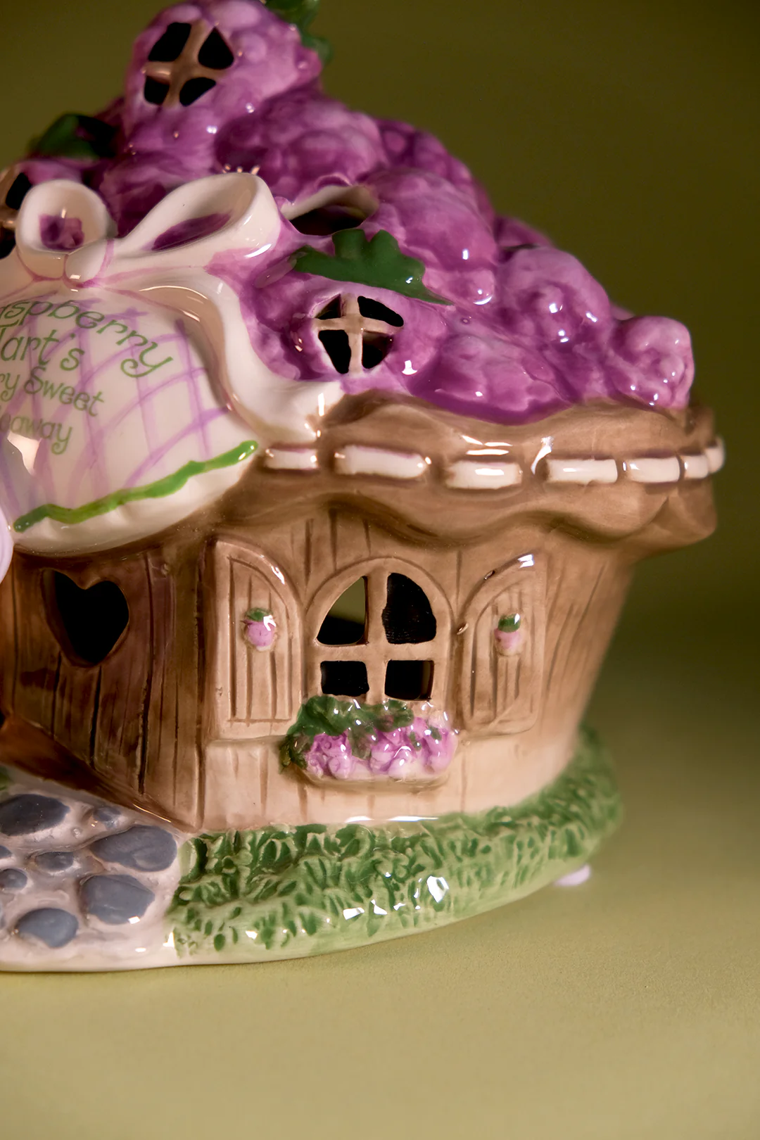 Raspberry Tart's Berry Sweet Hideaway Candle House - Image 8