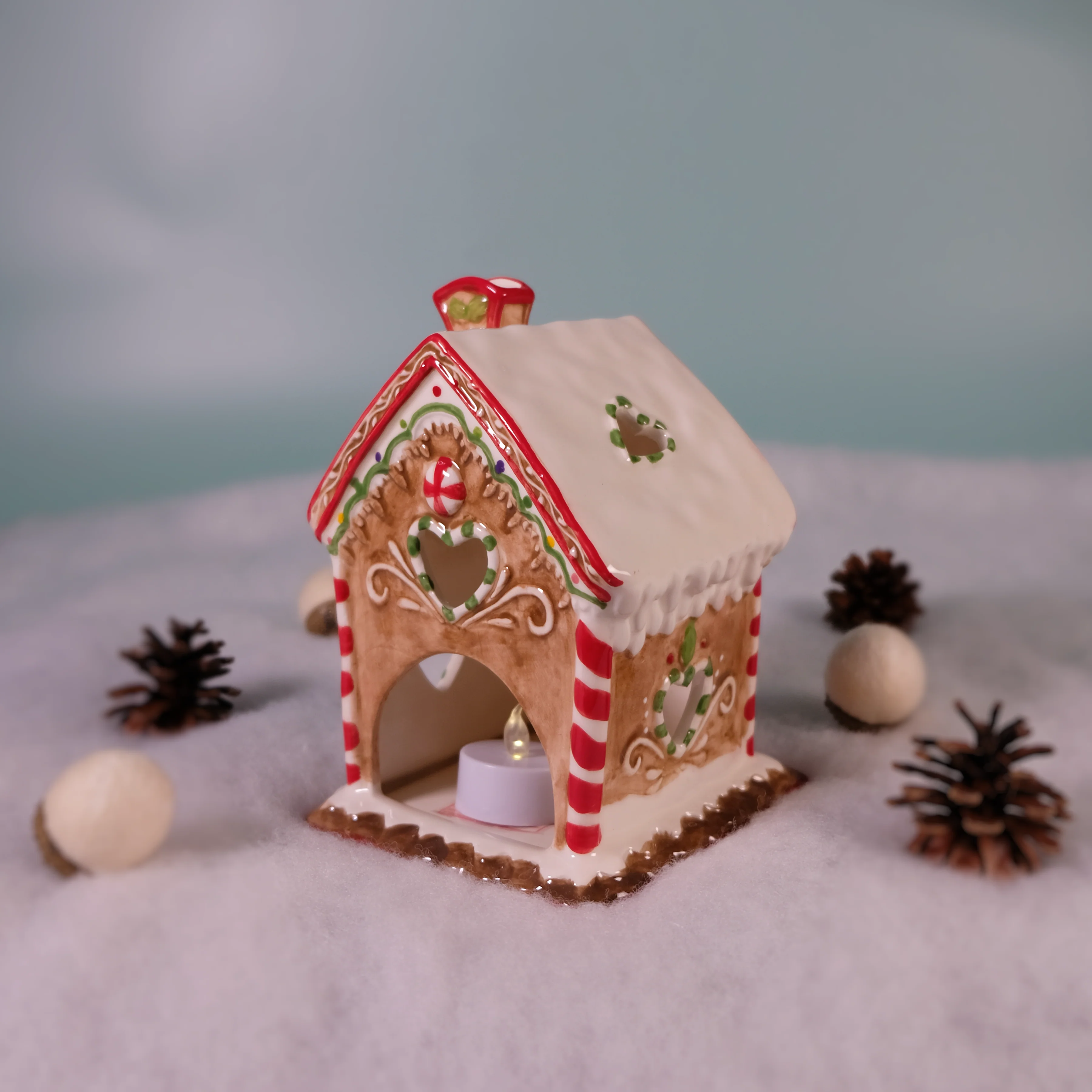 Reindeer Hut Candle House - Image 2
