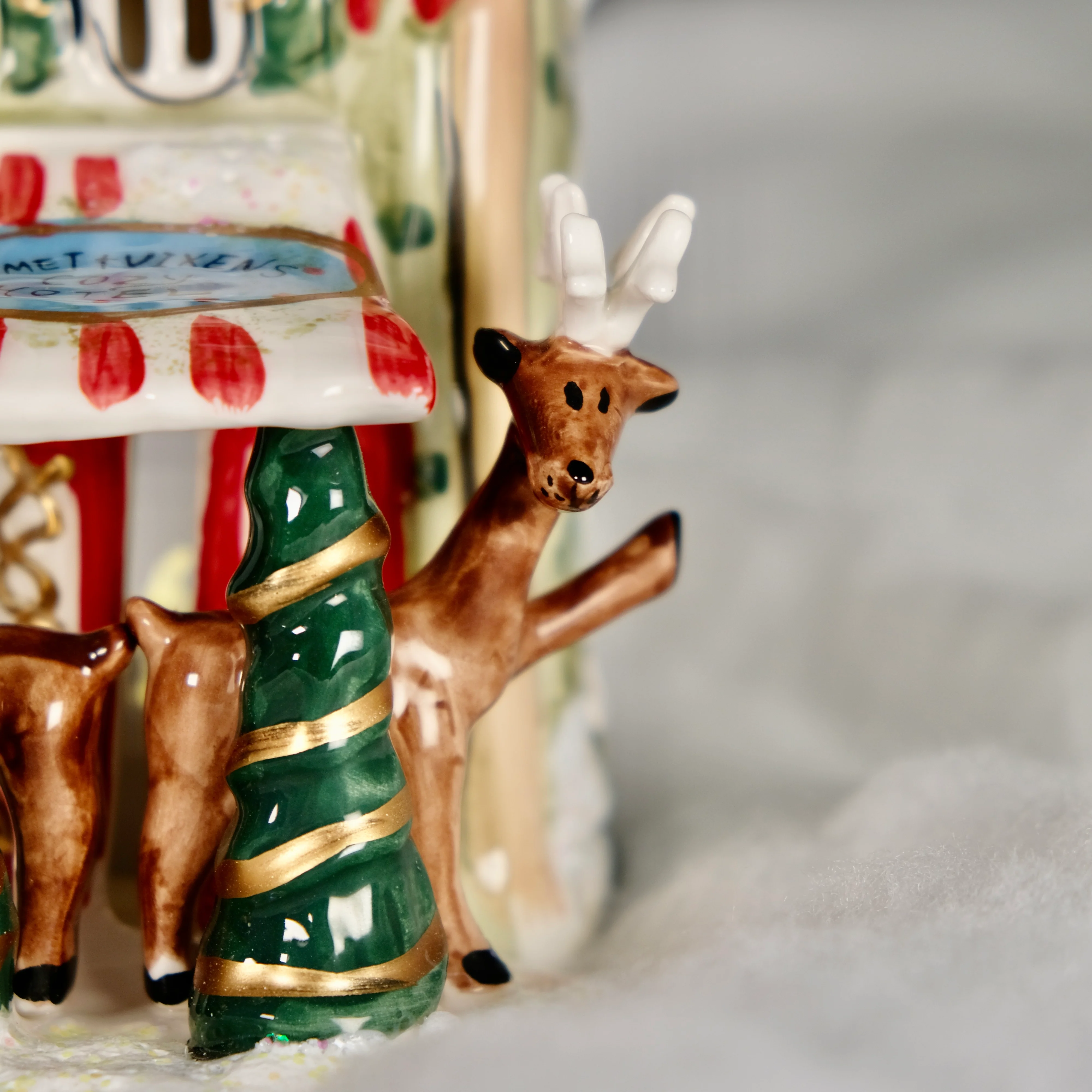 ReindeerVille - Comet & Vixen's Hotel Candle House - Image 6
