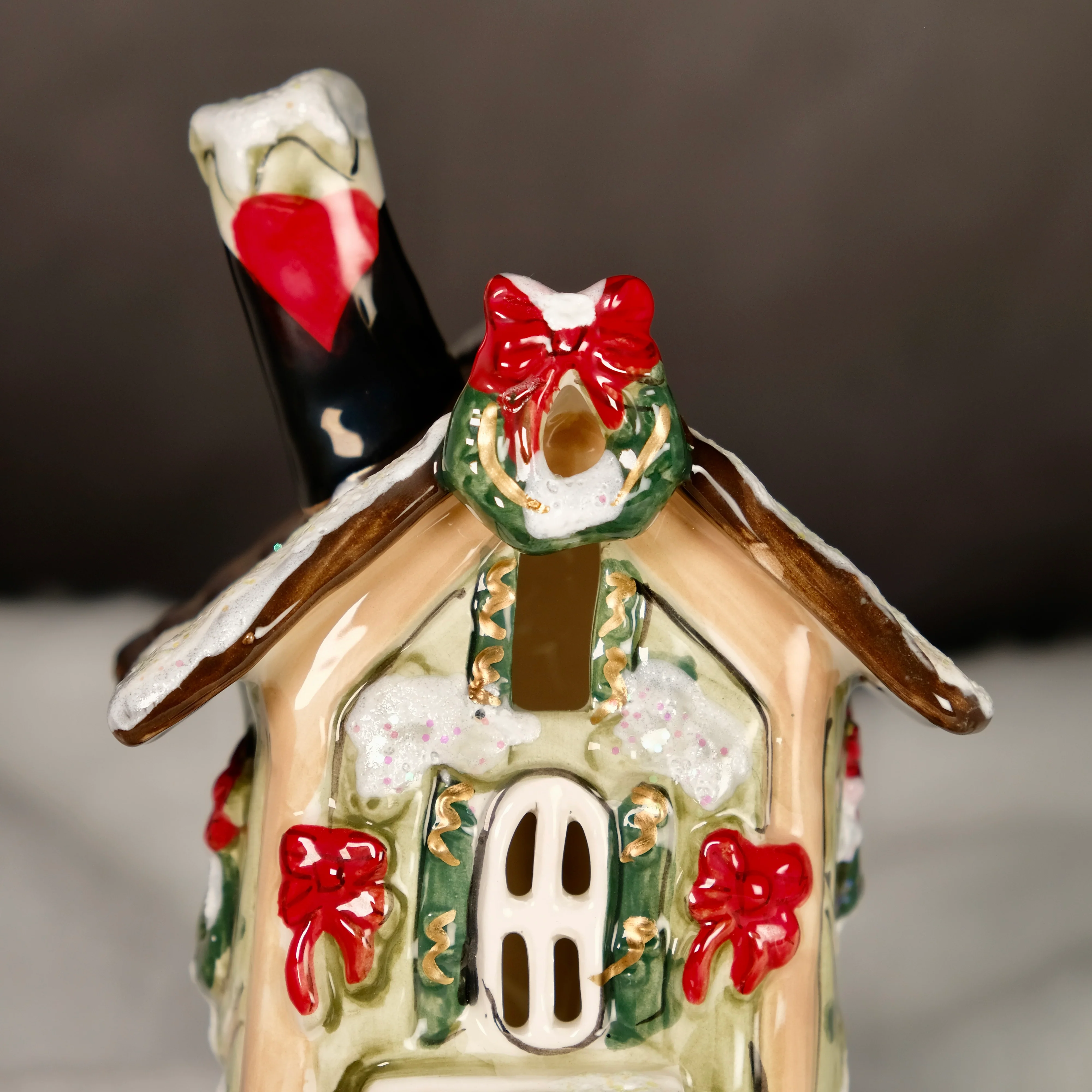 ReindeerVille - Comet & Vixen's Hotel Candle House - Image 8