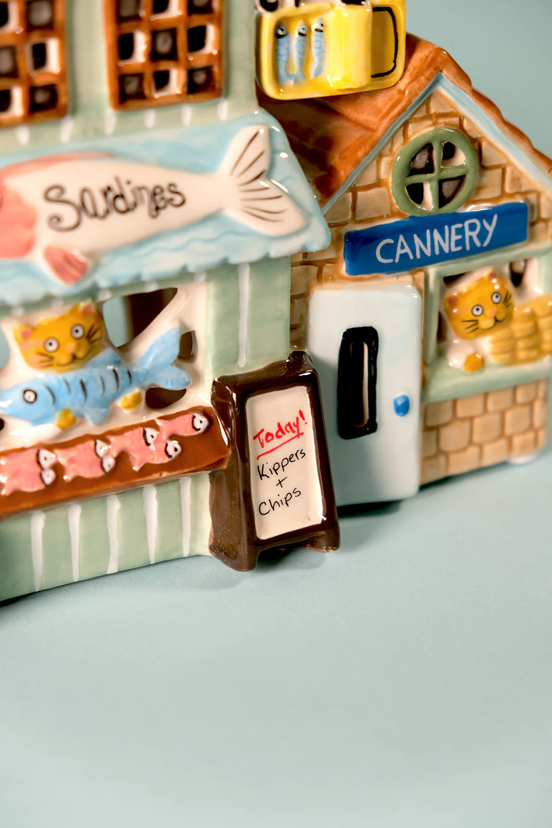 Sardine Shop Candle House - Image 10