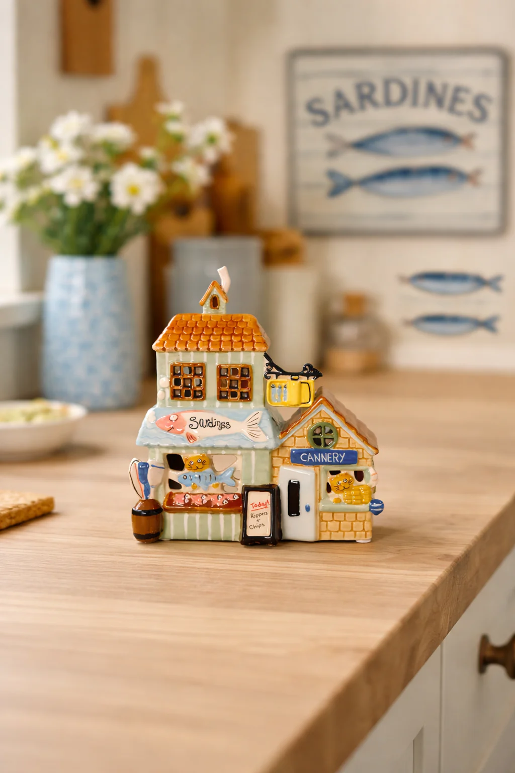 Sardine Shop Candle House - Image 2