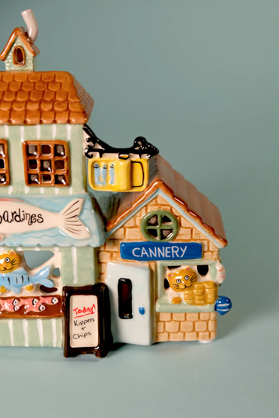 Sardine Shop Candle House - Image 7