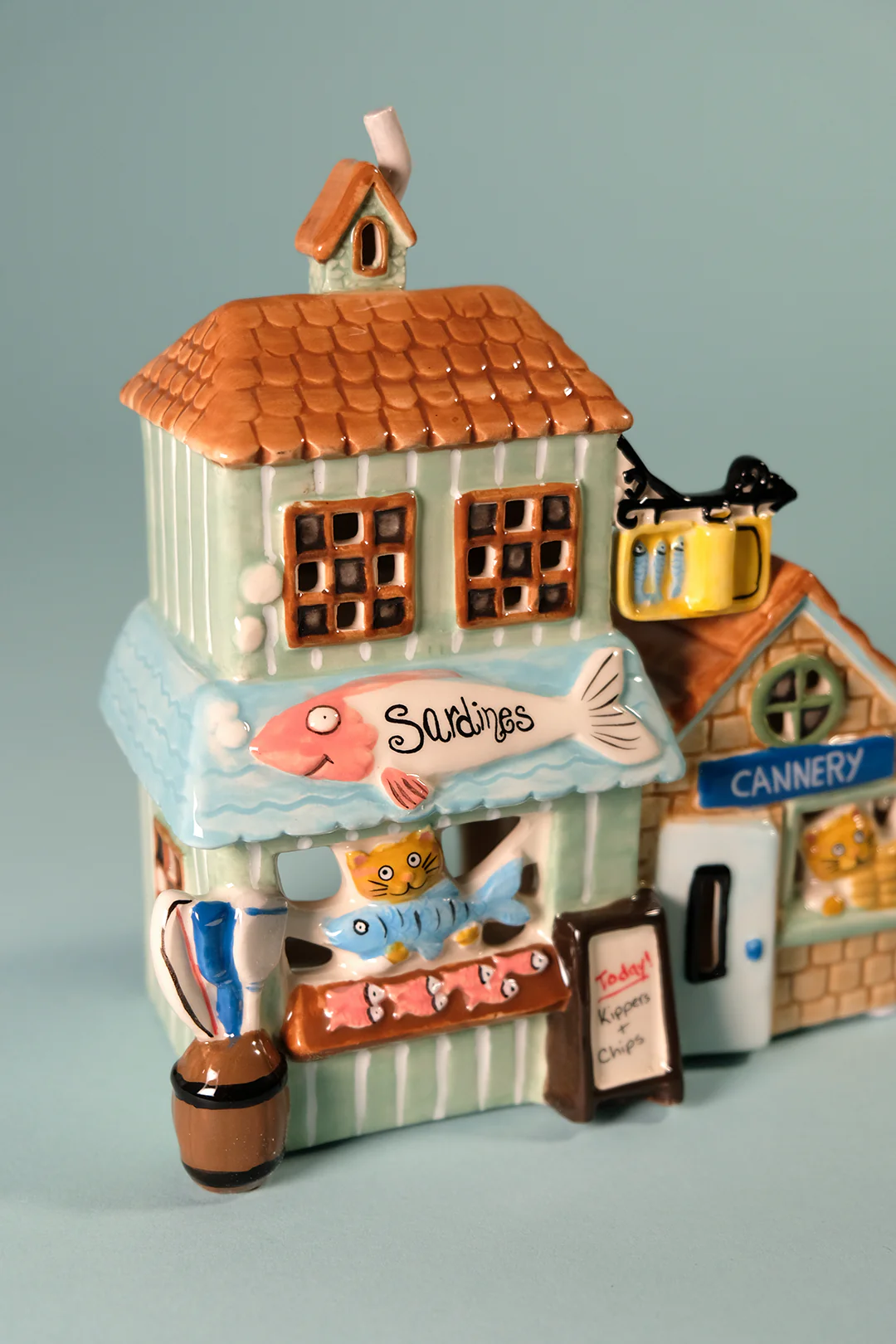Sardine Shop Candle House - Image 8