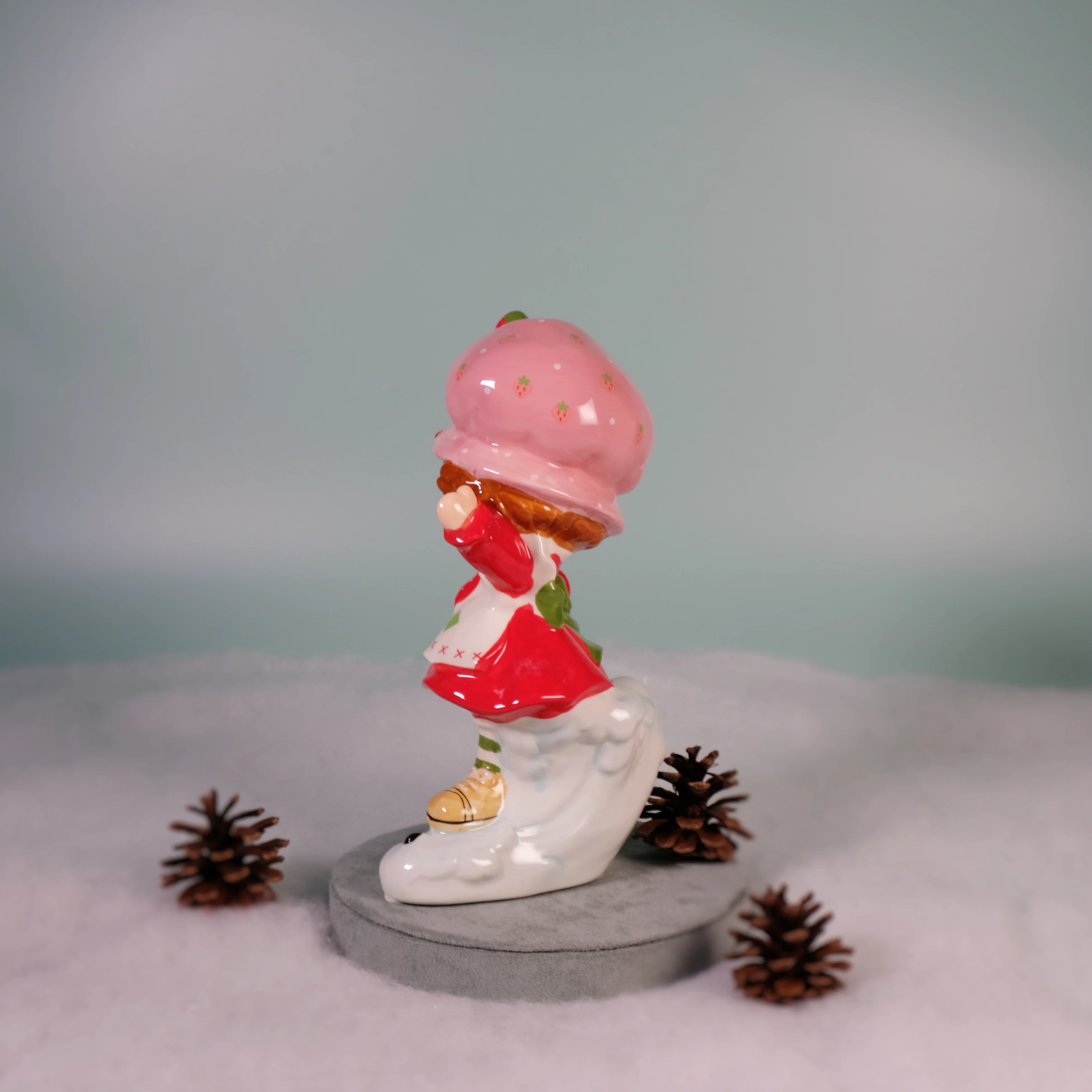 Strawberry Shortcake Skating All the Way Figurine - Image 2