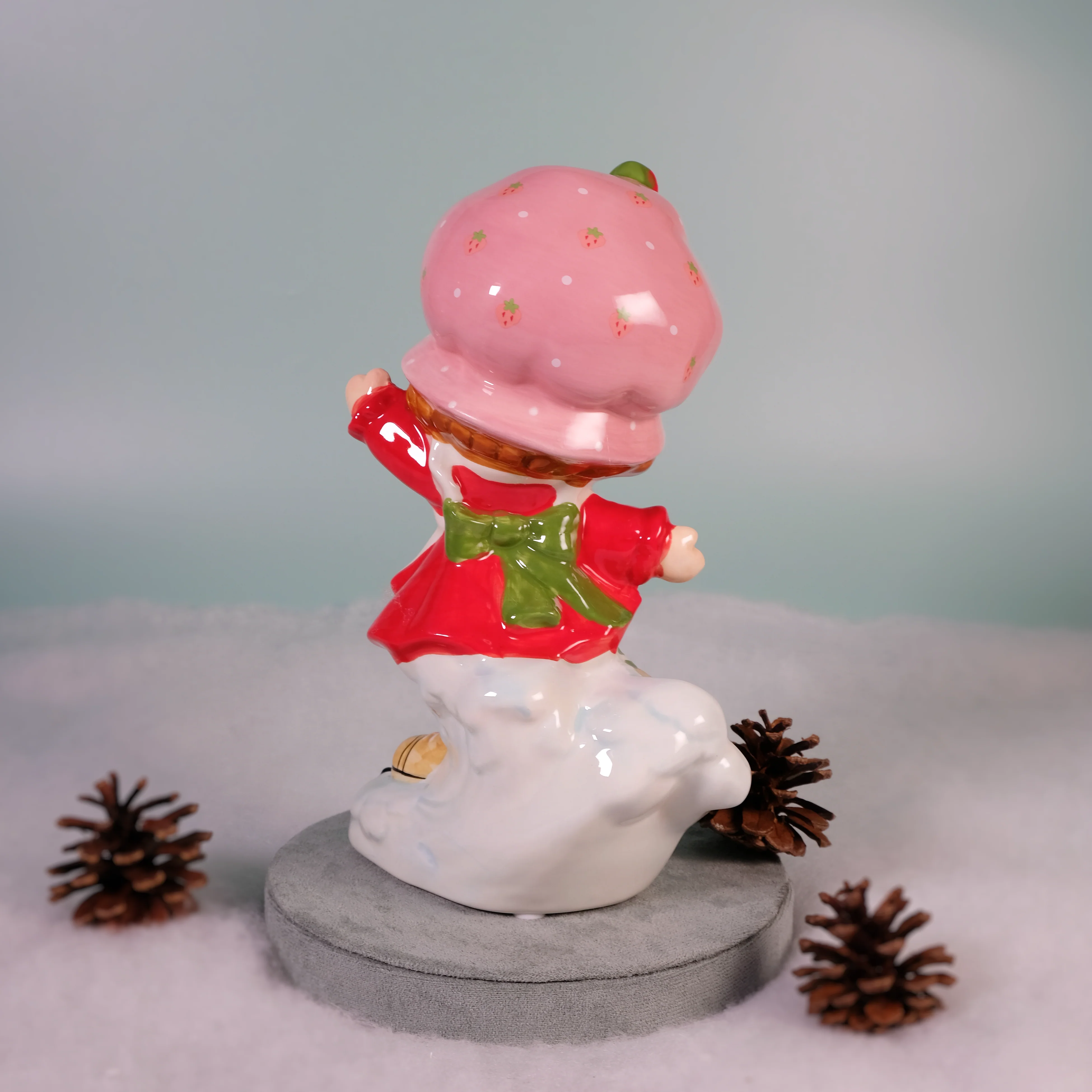 Strawberry Shortcake Skating All the Way Figurine - Image 3