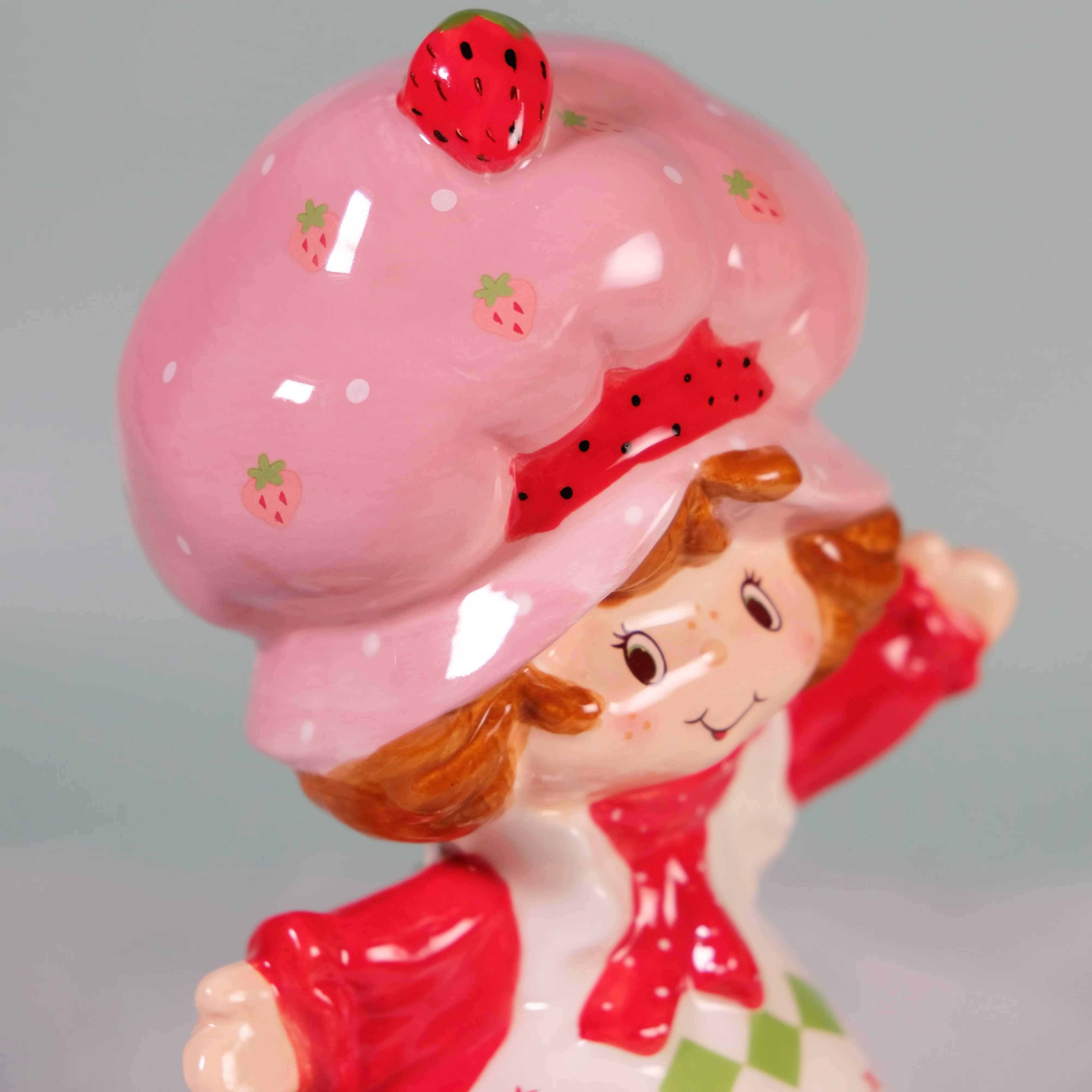 Strawberry Shortcake Skating All the Way Figurine - Image 7