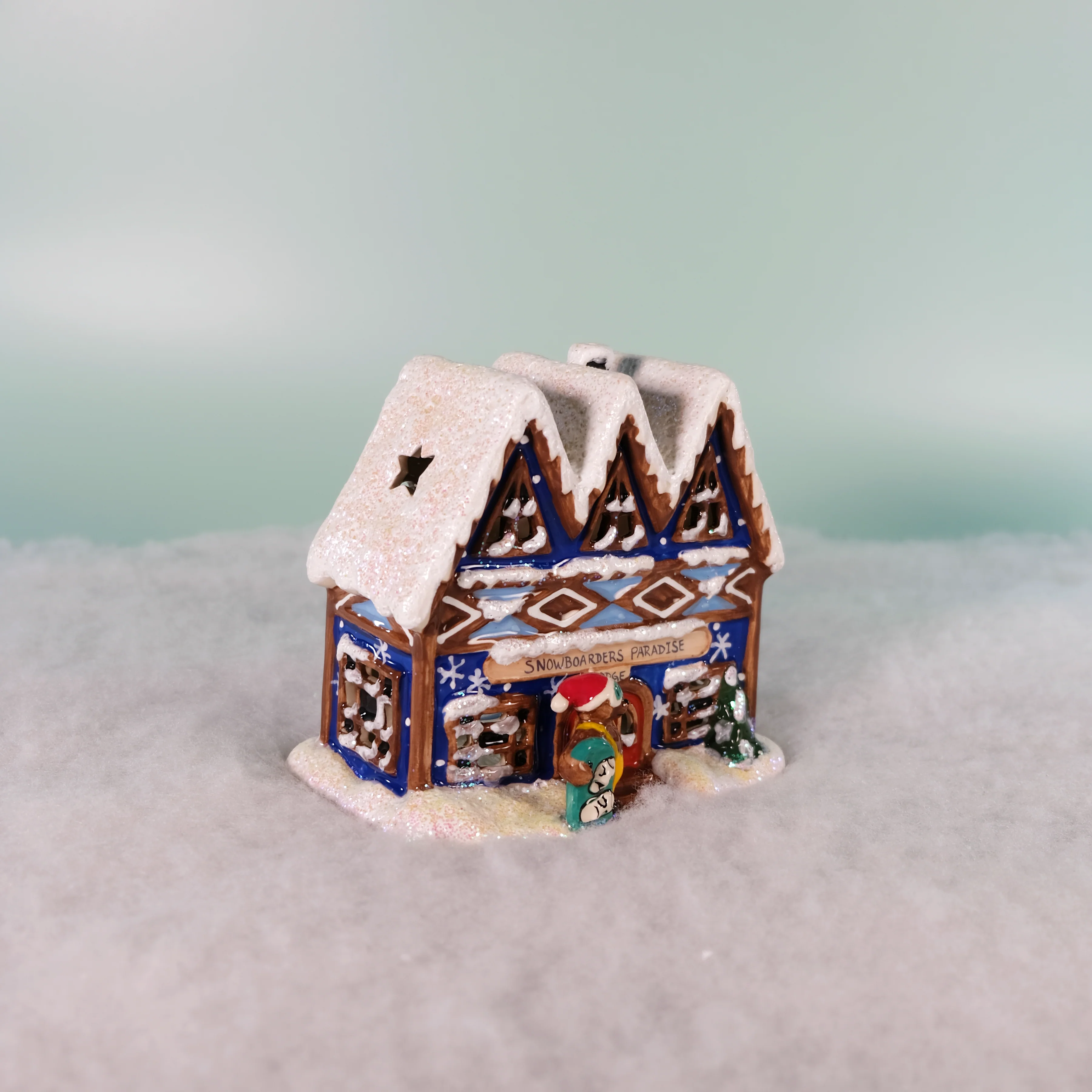 Snowboarders Paradise Candle House - Image 2
