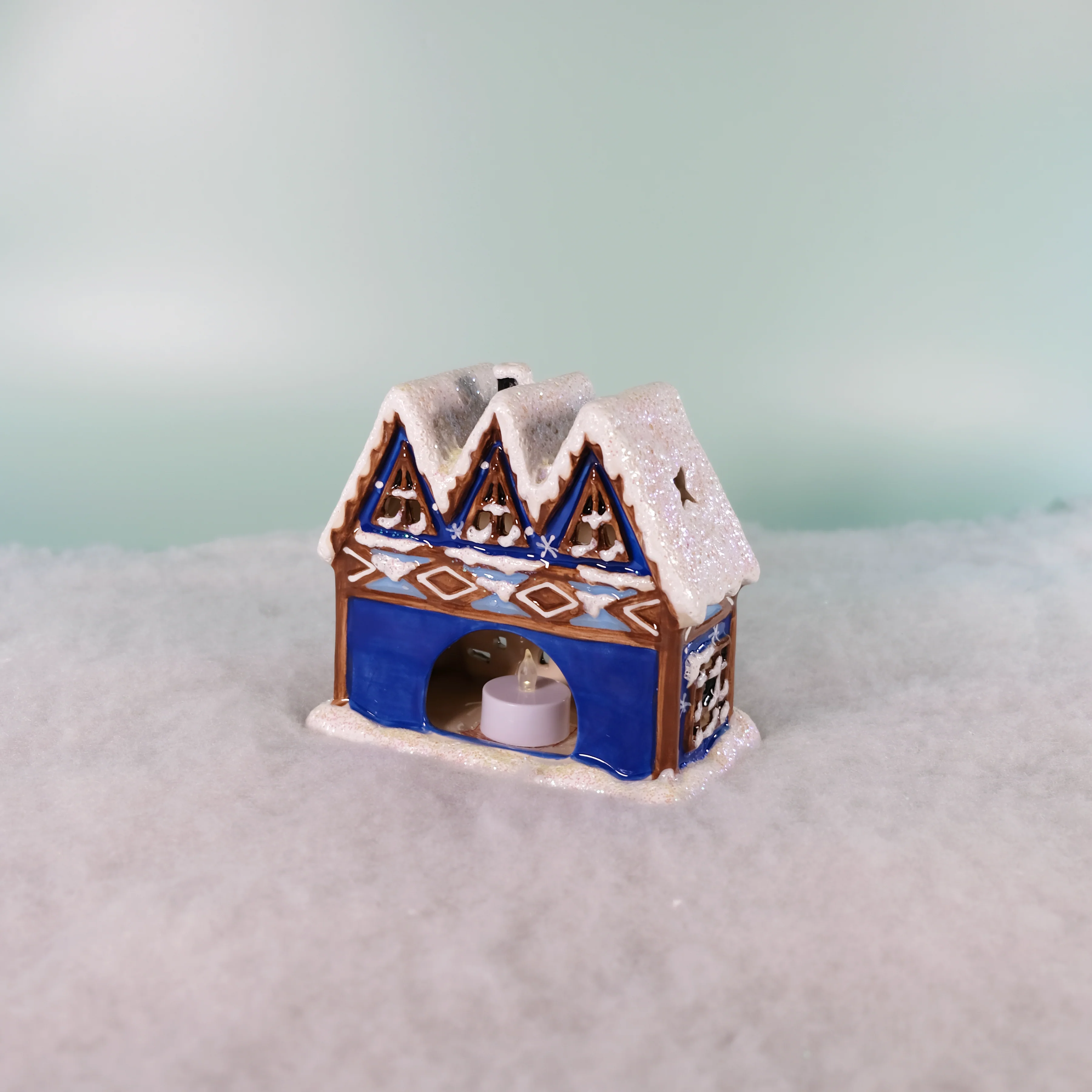 Snowboarders Paradise Candle House - Image 5