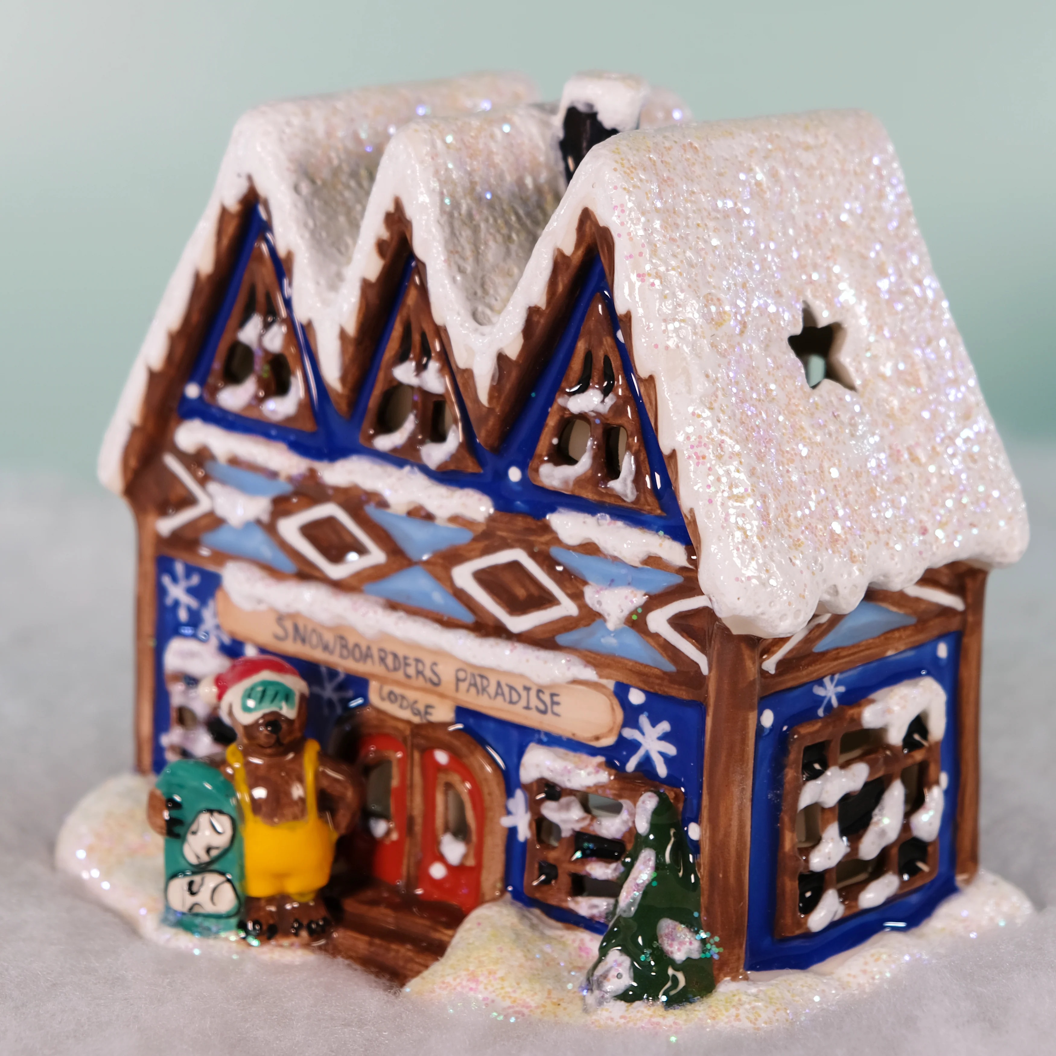 Snowboarders Paradise Candle House - Image 8