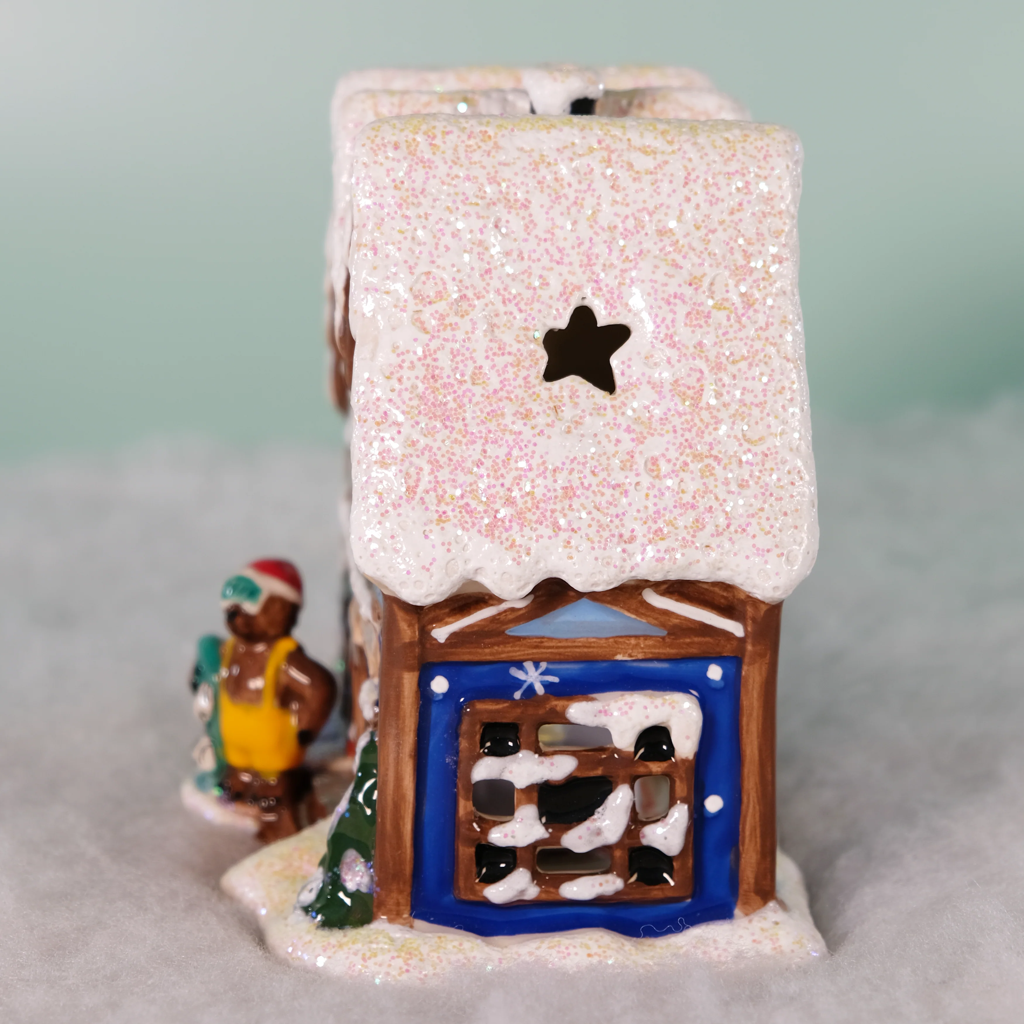 Snowboarders Paradise Candle House - Image 9