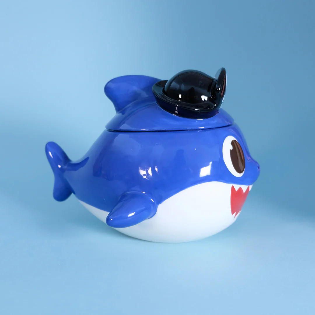 Spooky Daddy Shark Family Figural Container - Image 3
