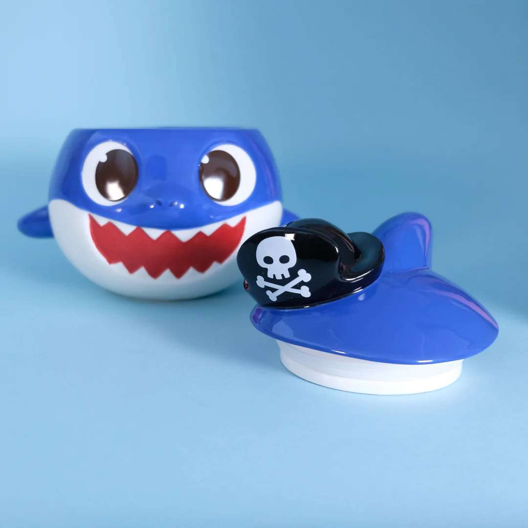 Spooky Daddy Shark Family Figural Container - Image 4