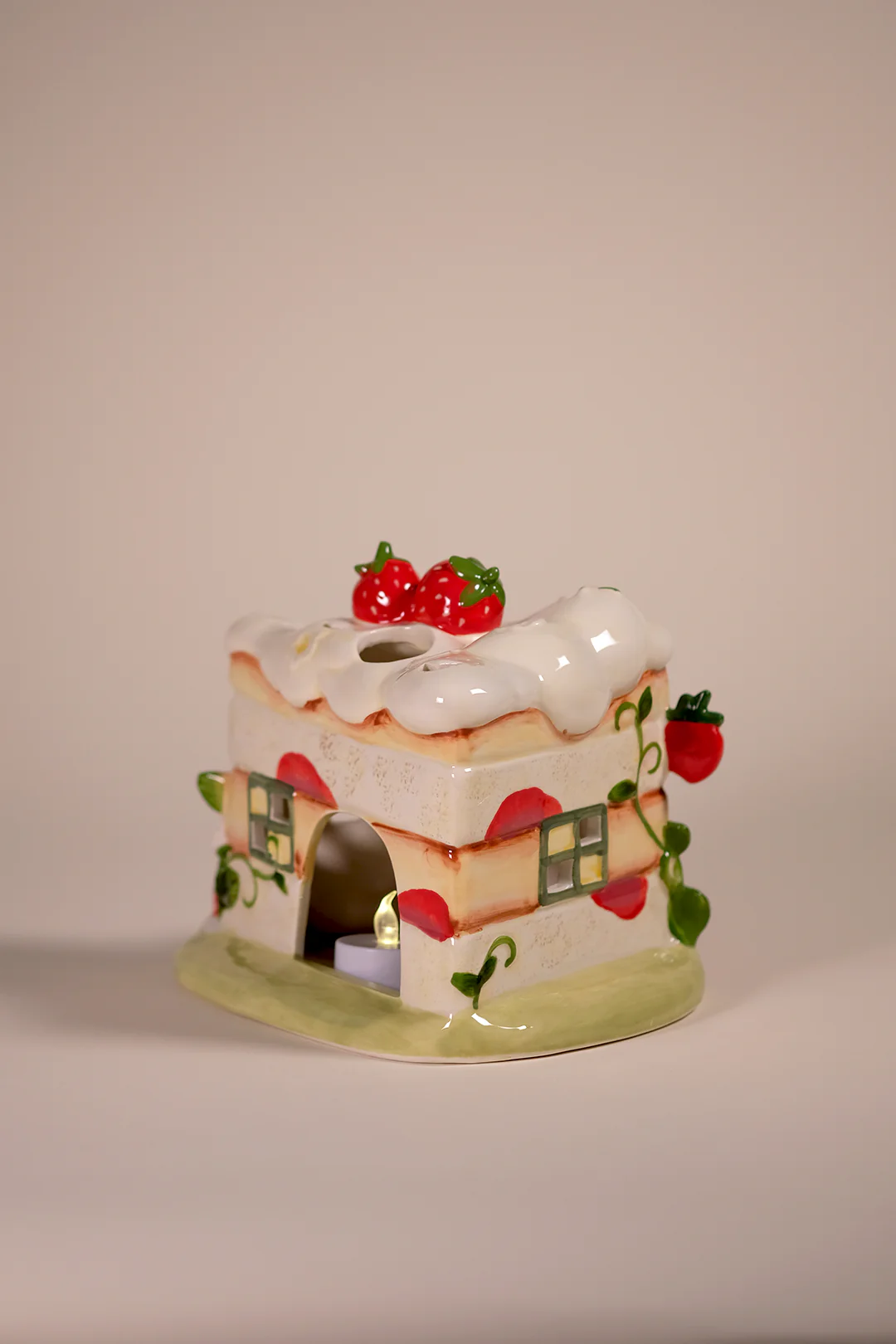Strawberry Shortcake Cake Inn Candle House - Image 3