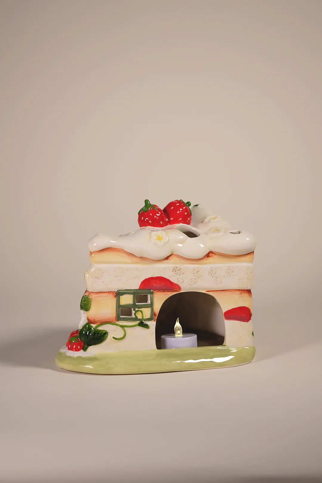 Strawberry Shortcake Cake Inn Candle House - Image 4