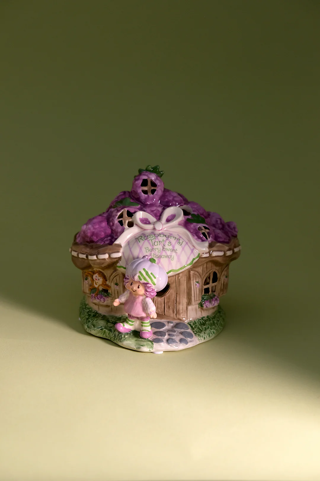 Raspberry Tart's Berry Sweet Hideaway Candle House